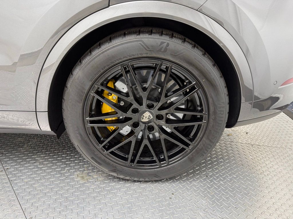 Thumbnail: 2025 Porsche Cayenne - 14