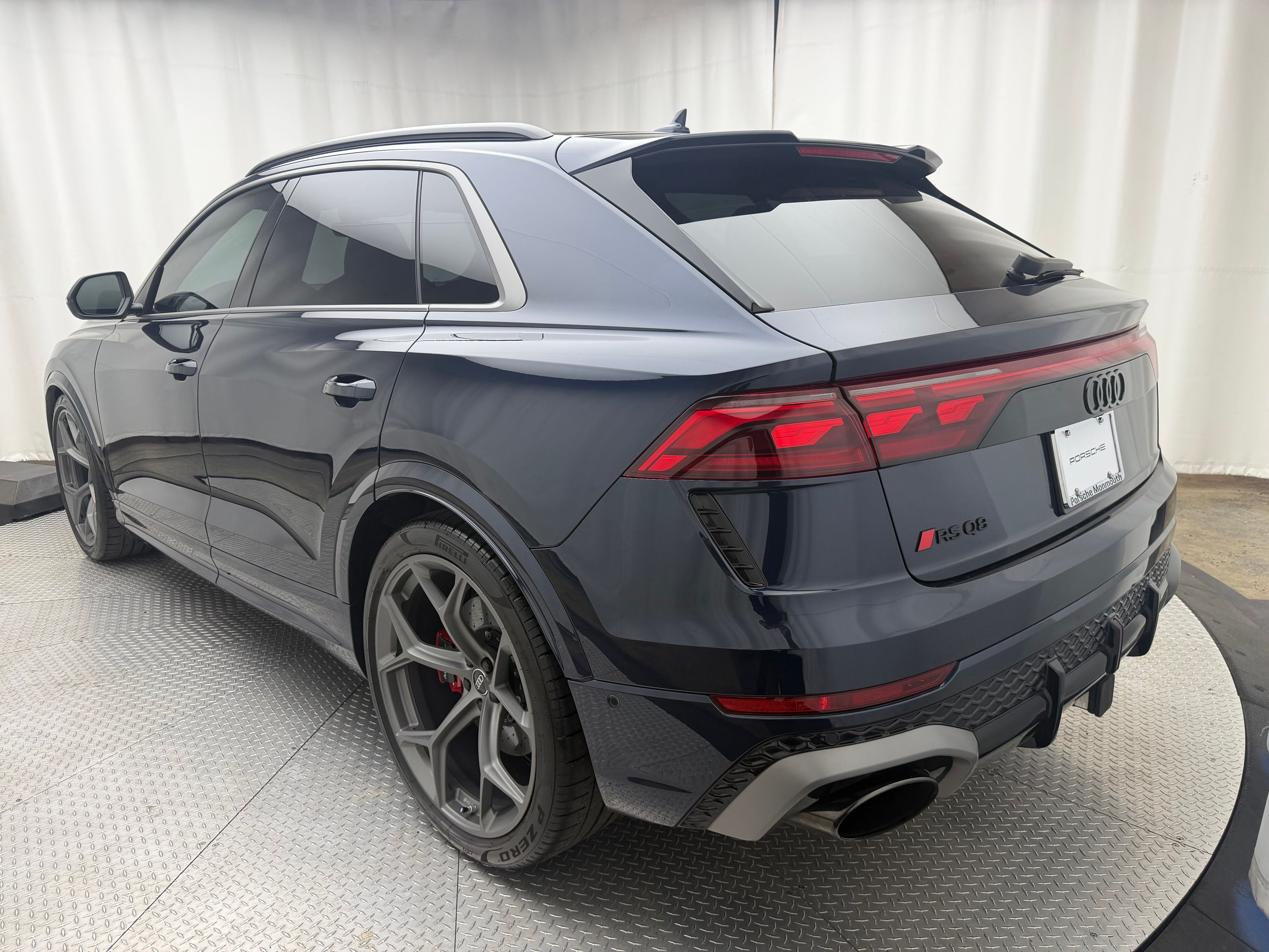 Thumbnail: 2025 Audi RS Q8 - 3