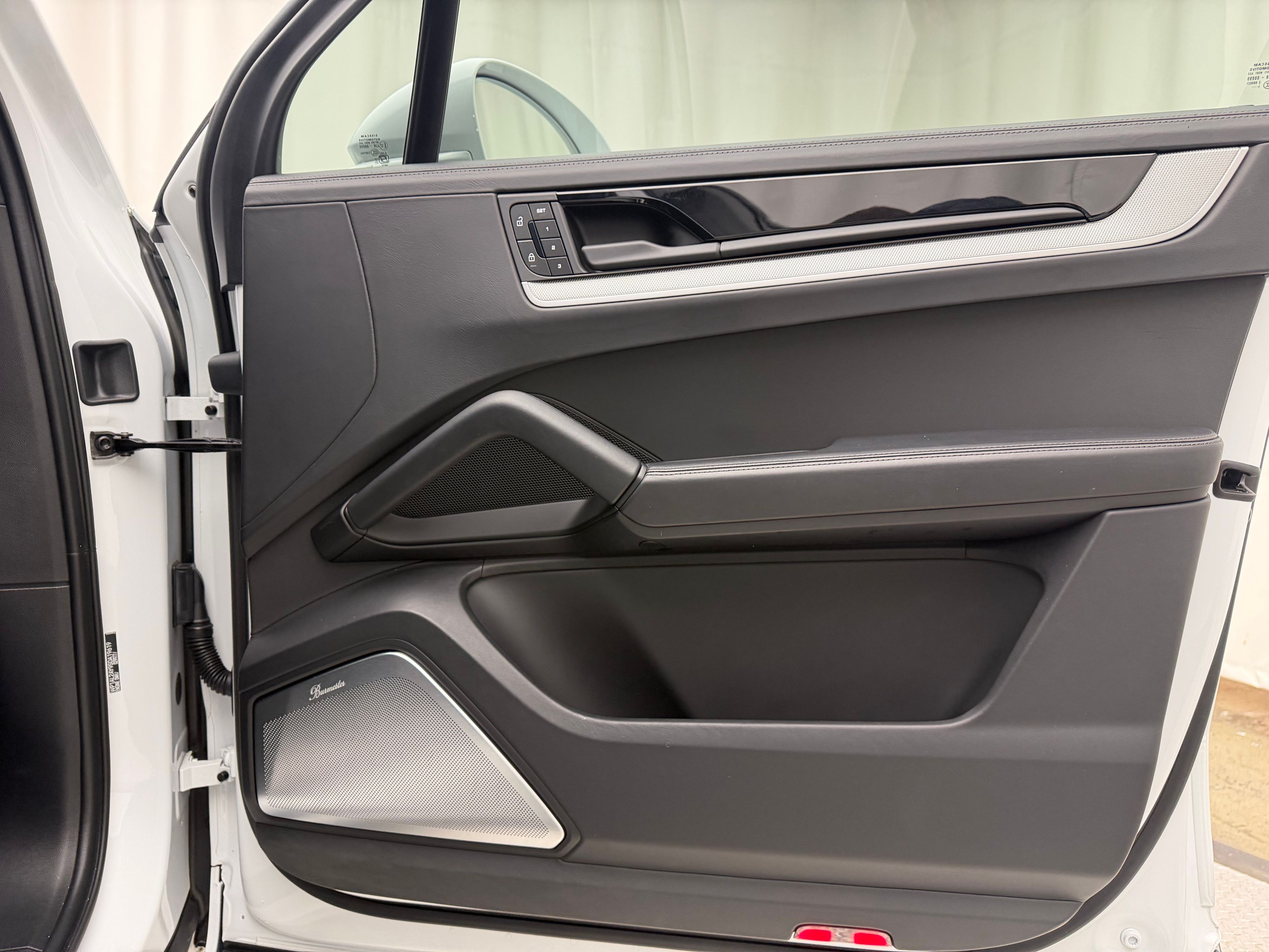 Thumbnail: 2025 Porsche Cayenne - 17