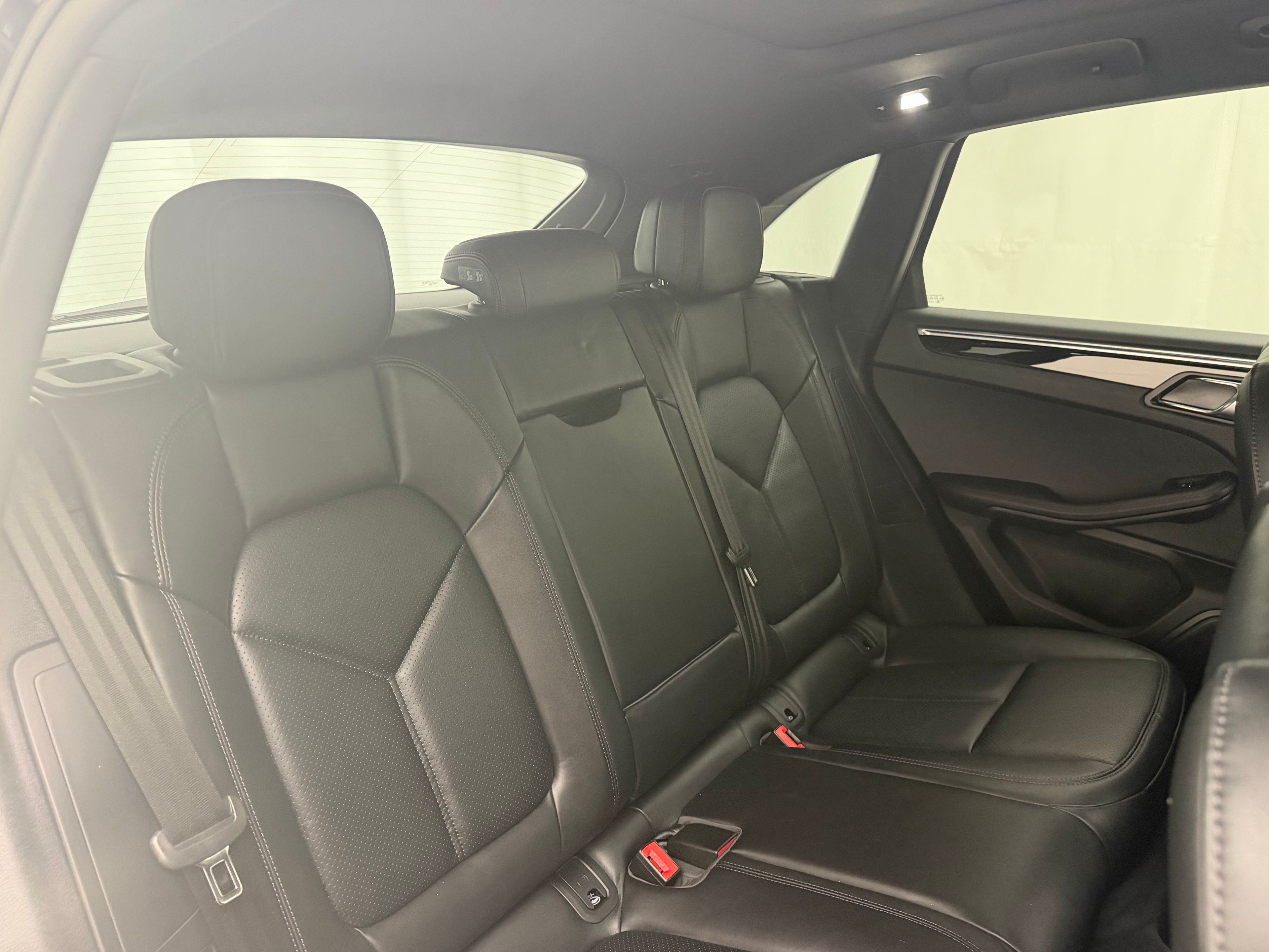 Thumbnail: 2023 Porsche Macan - 17