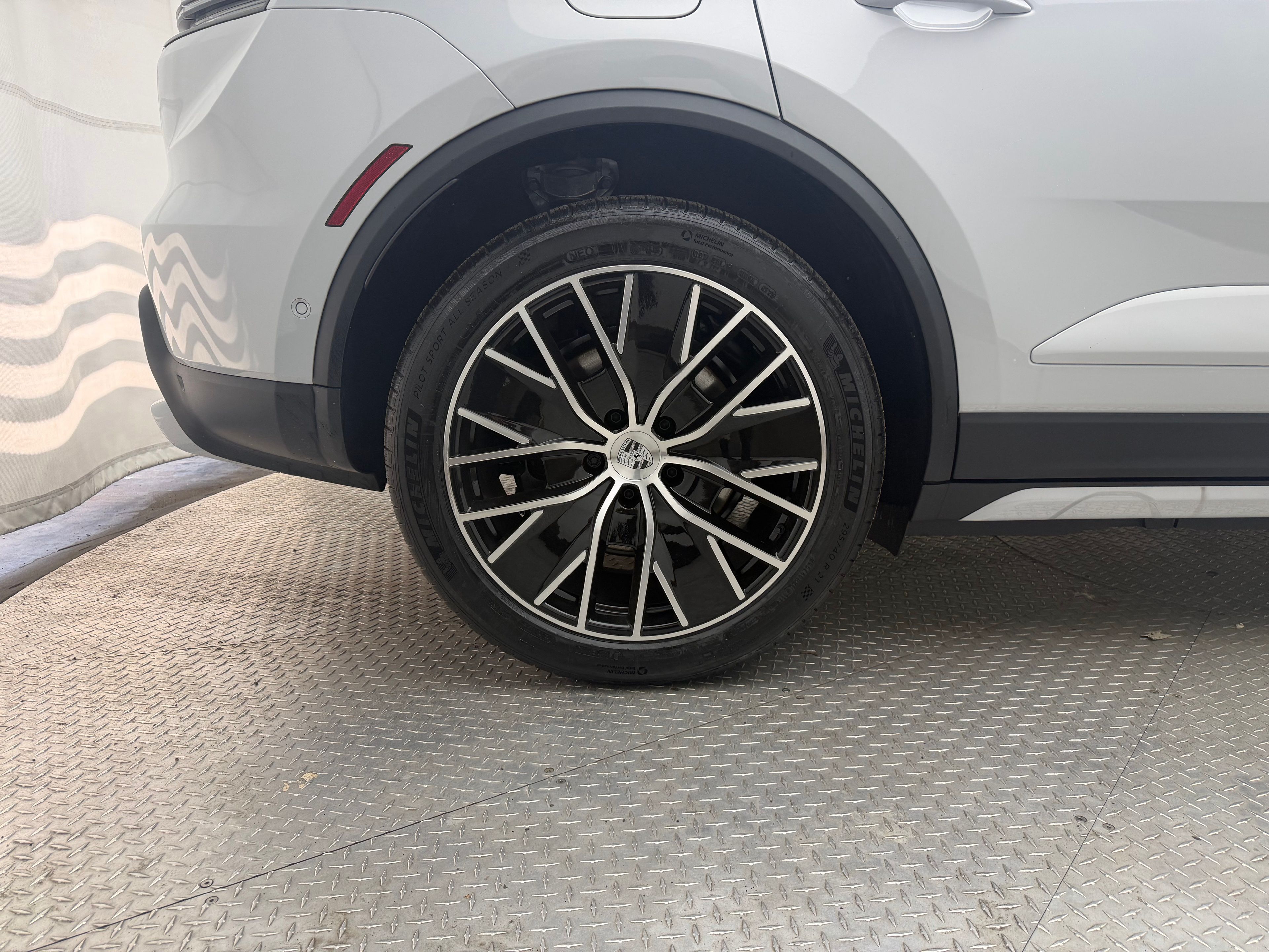 Thumbnail: 2026 Porsche Macan - 9