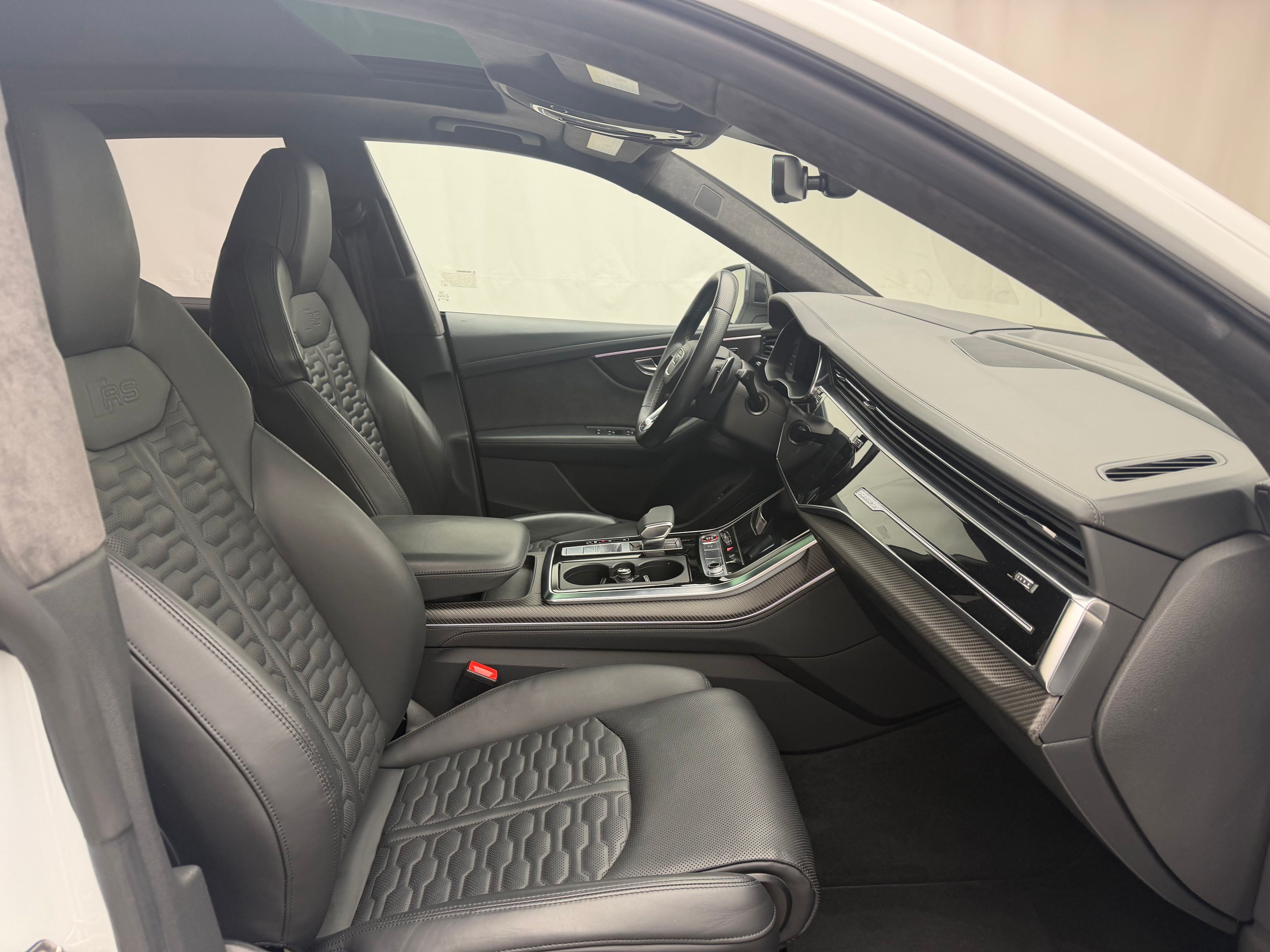 Thumbnail: 2022 Audi RS Q8 - 20