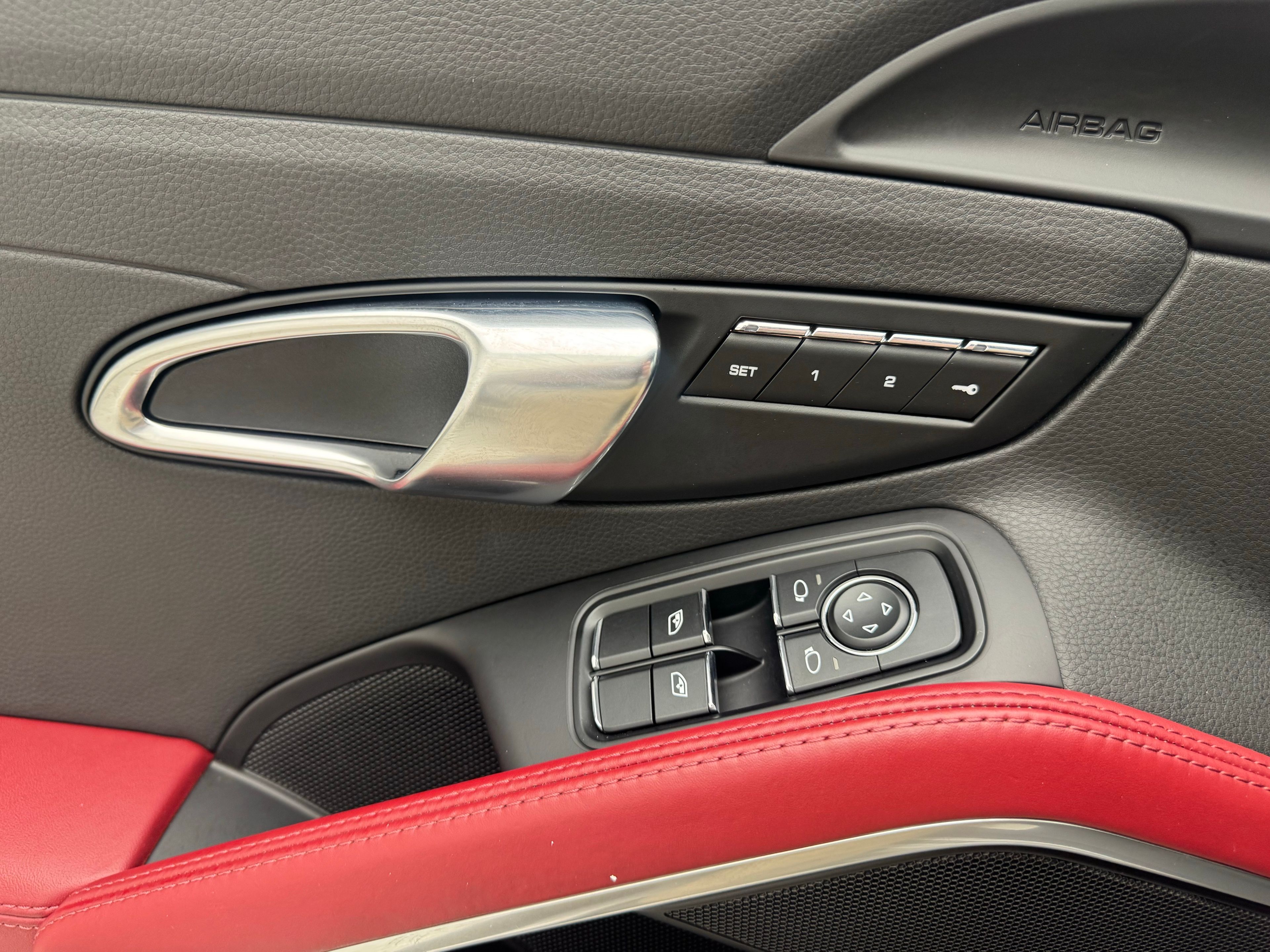 Thumbnail: 2017 Porsche 718 Boxster - 27