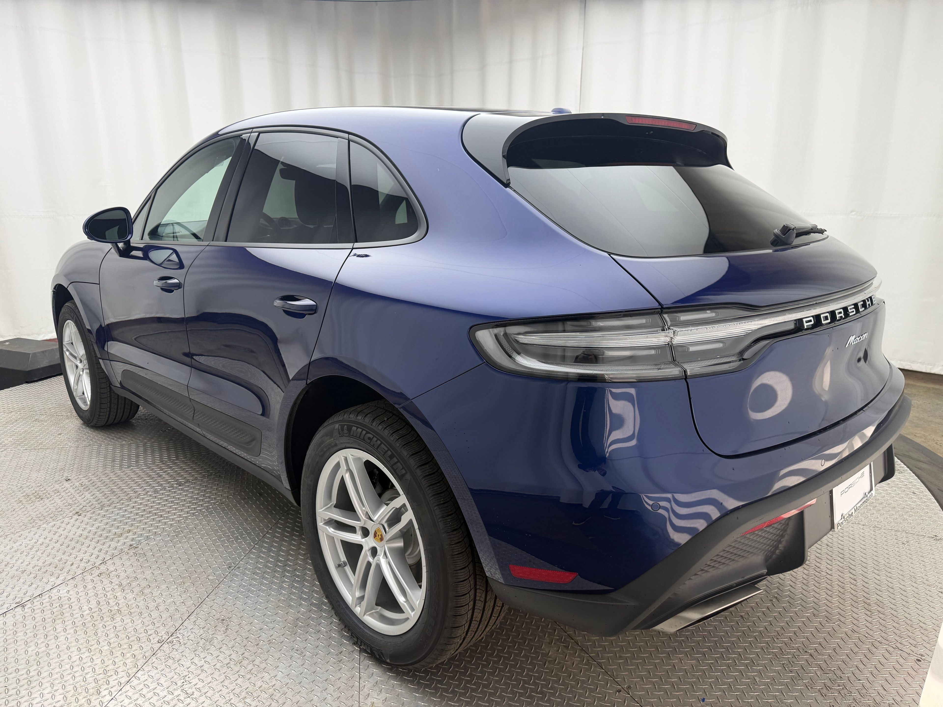 Thumbnail: 2026 Porsche Macan - 3