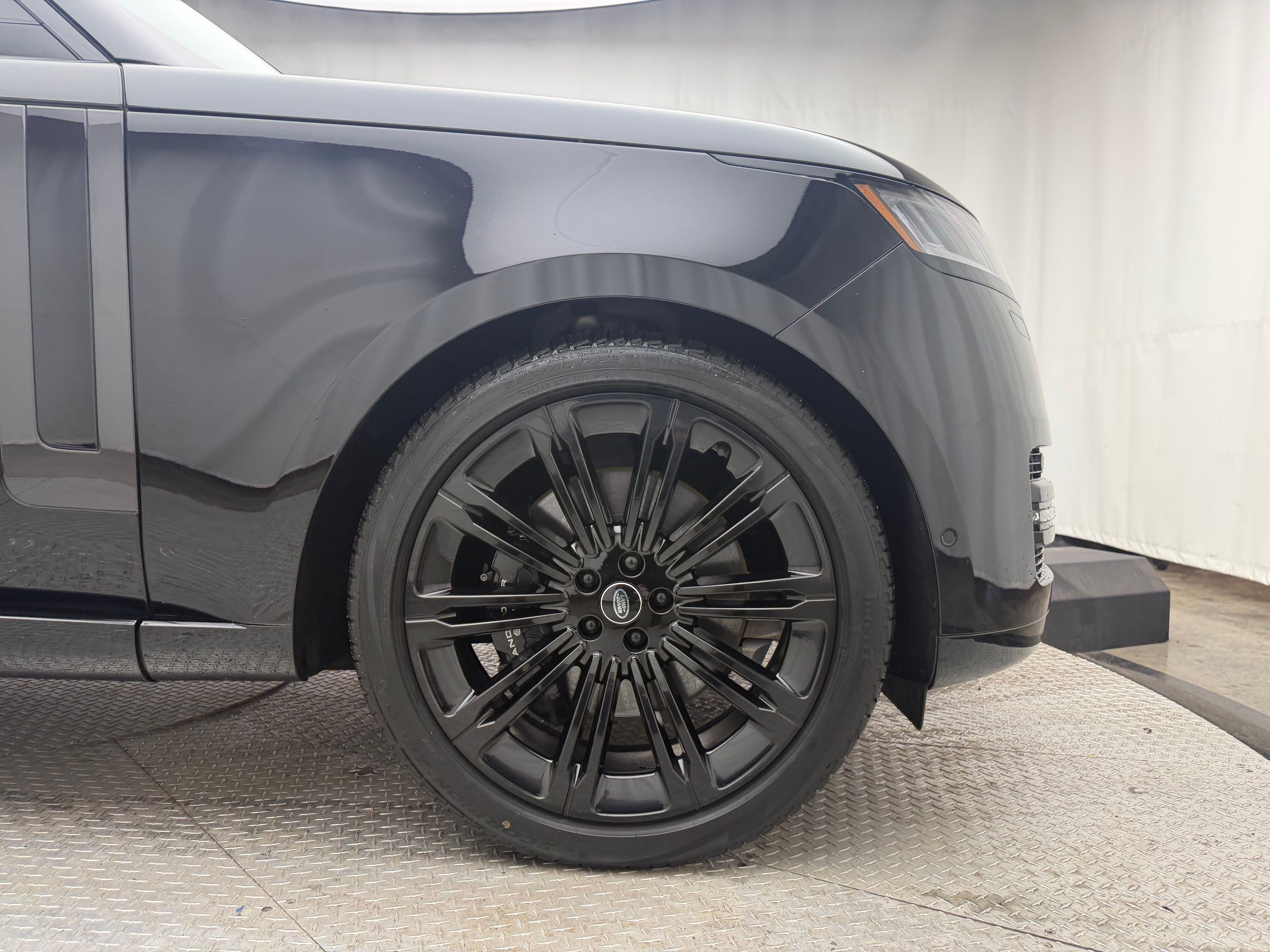 Thumbnail: 2024 Land Rover Range Rover - 14