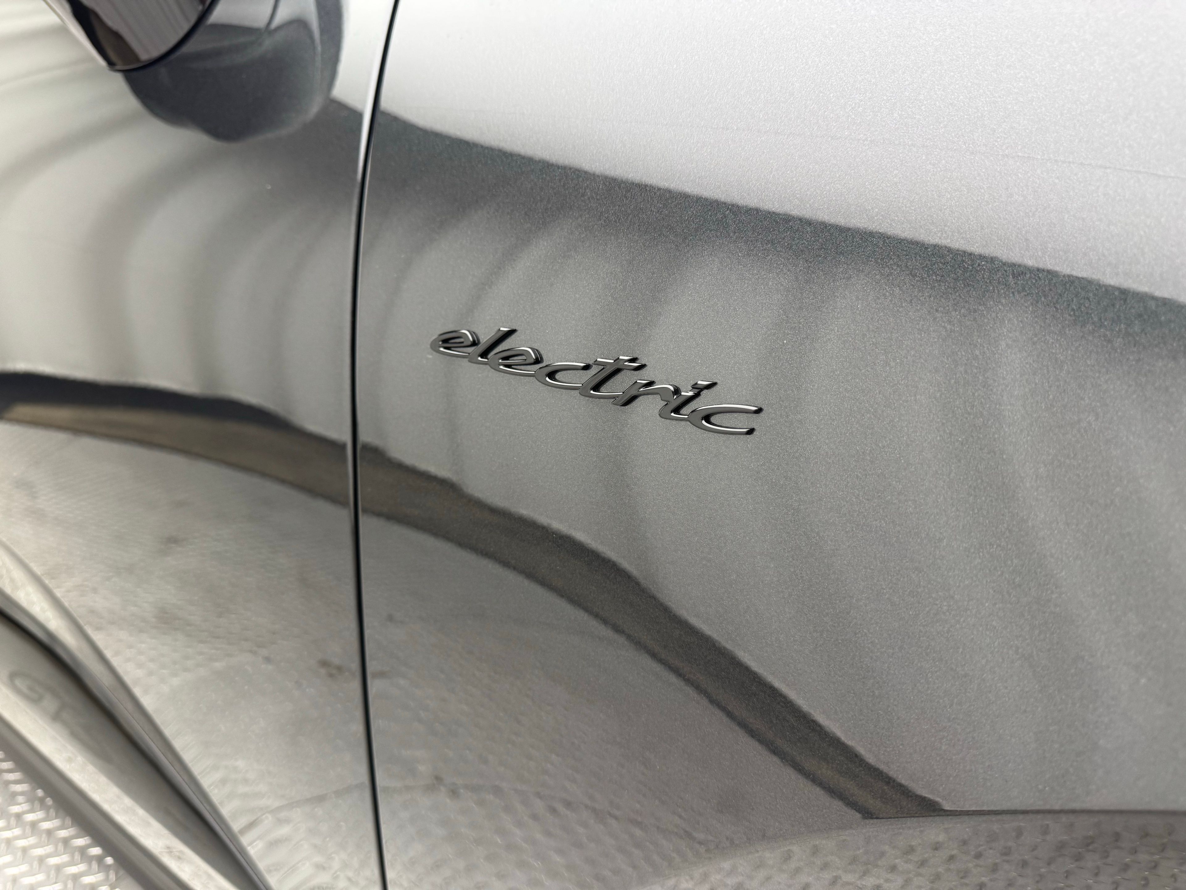 Thumbnail: 2026 Porsche Macan - 21