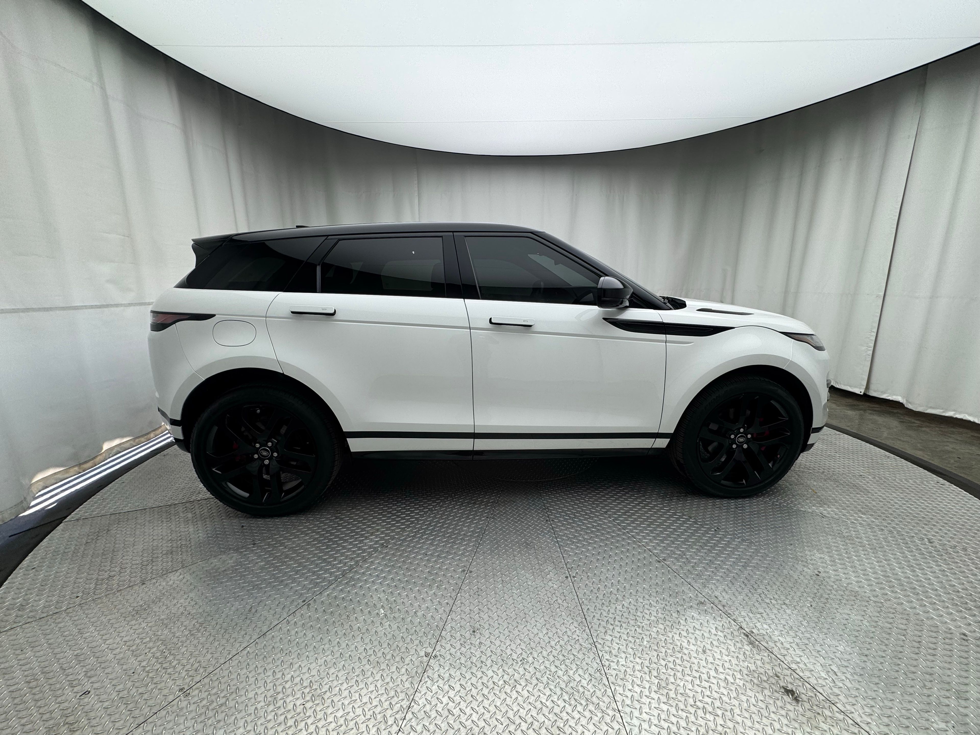 Thumbnail: 2023 Land Rover Range Rover Evoque - 14