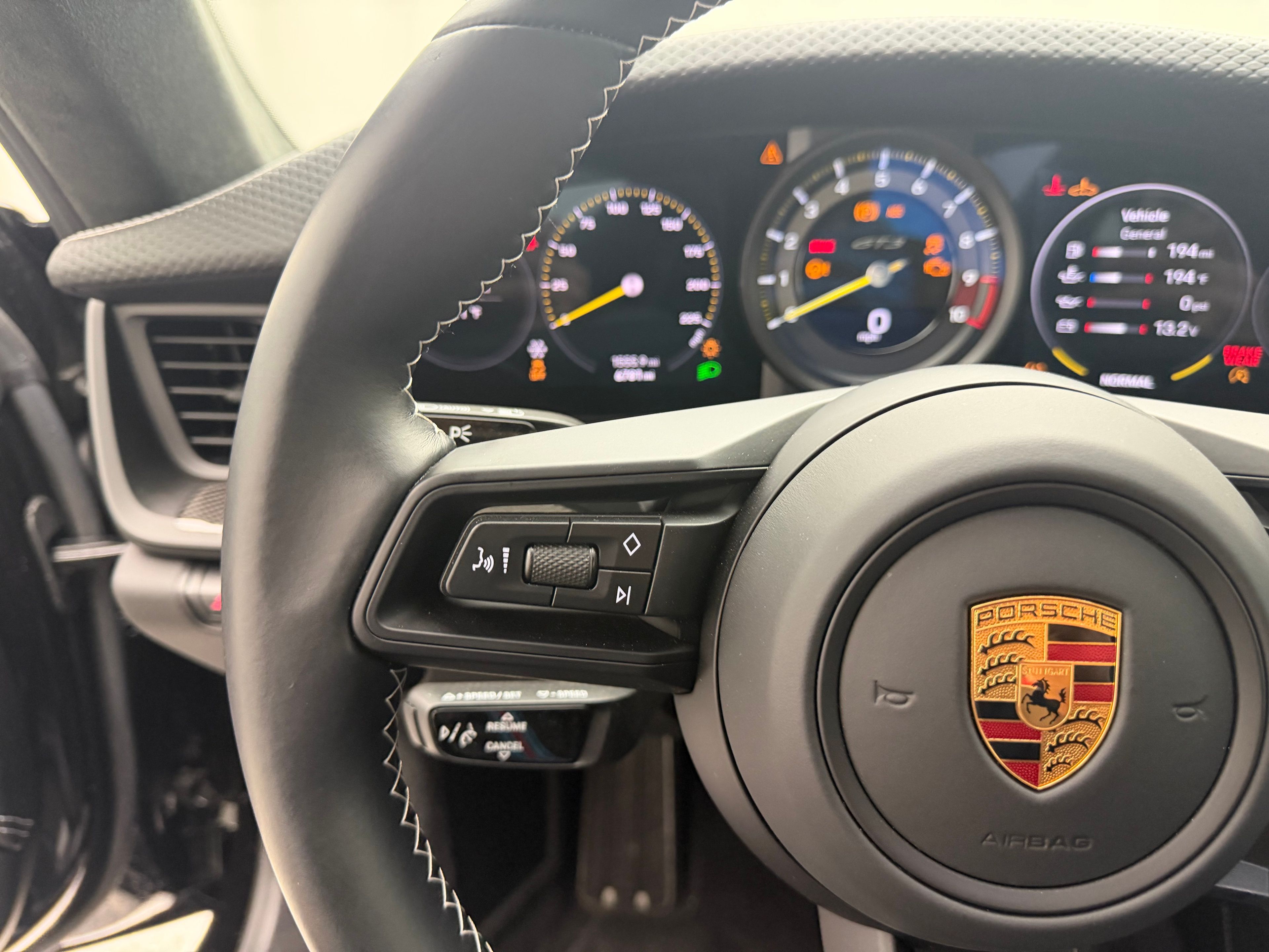 Thumbnail: 2022 Porsche 911 - 29