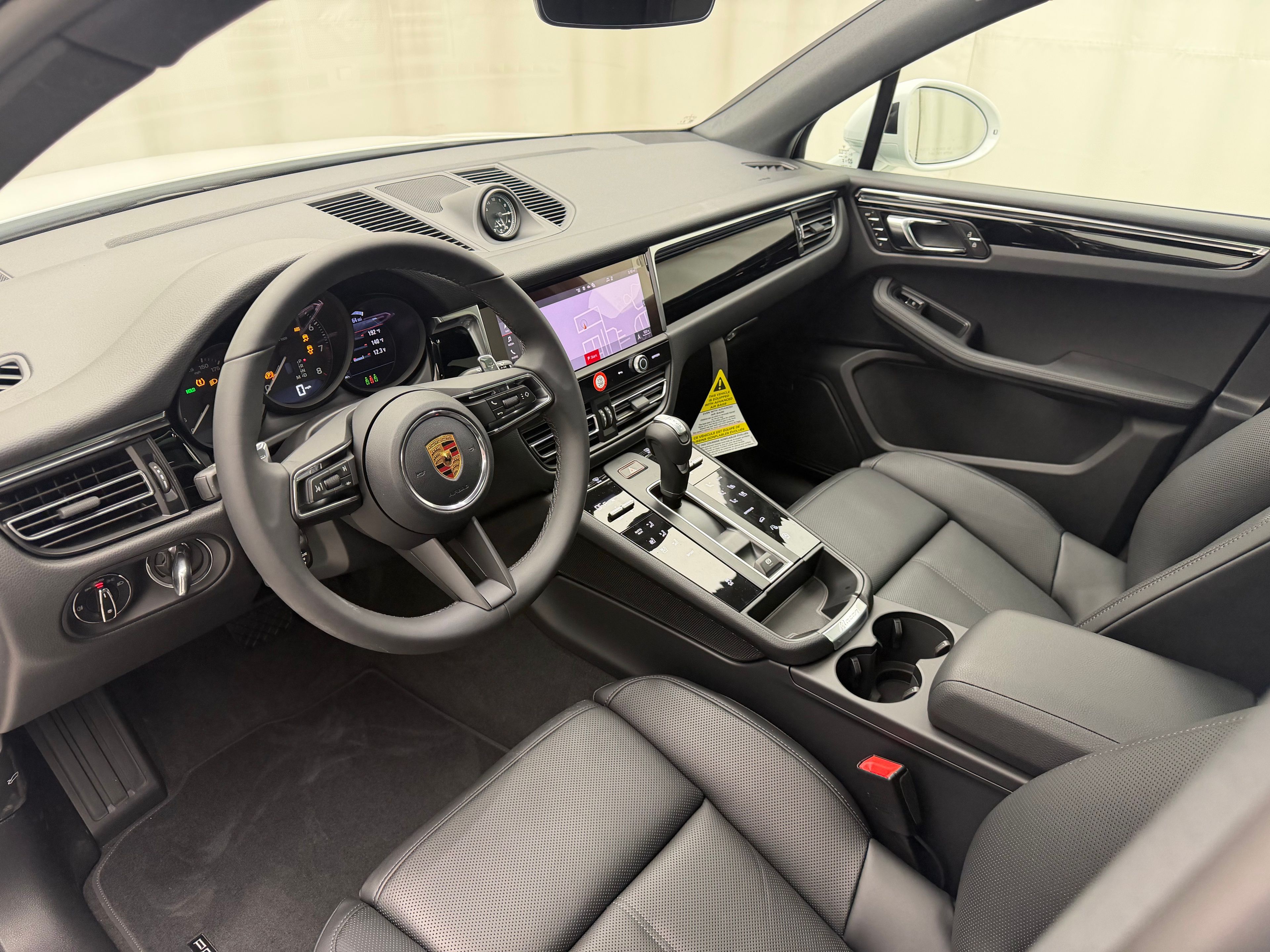 Thumbnail: 2026 Porsche Macan - 4