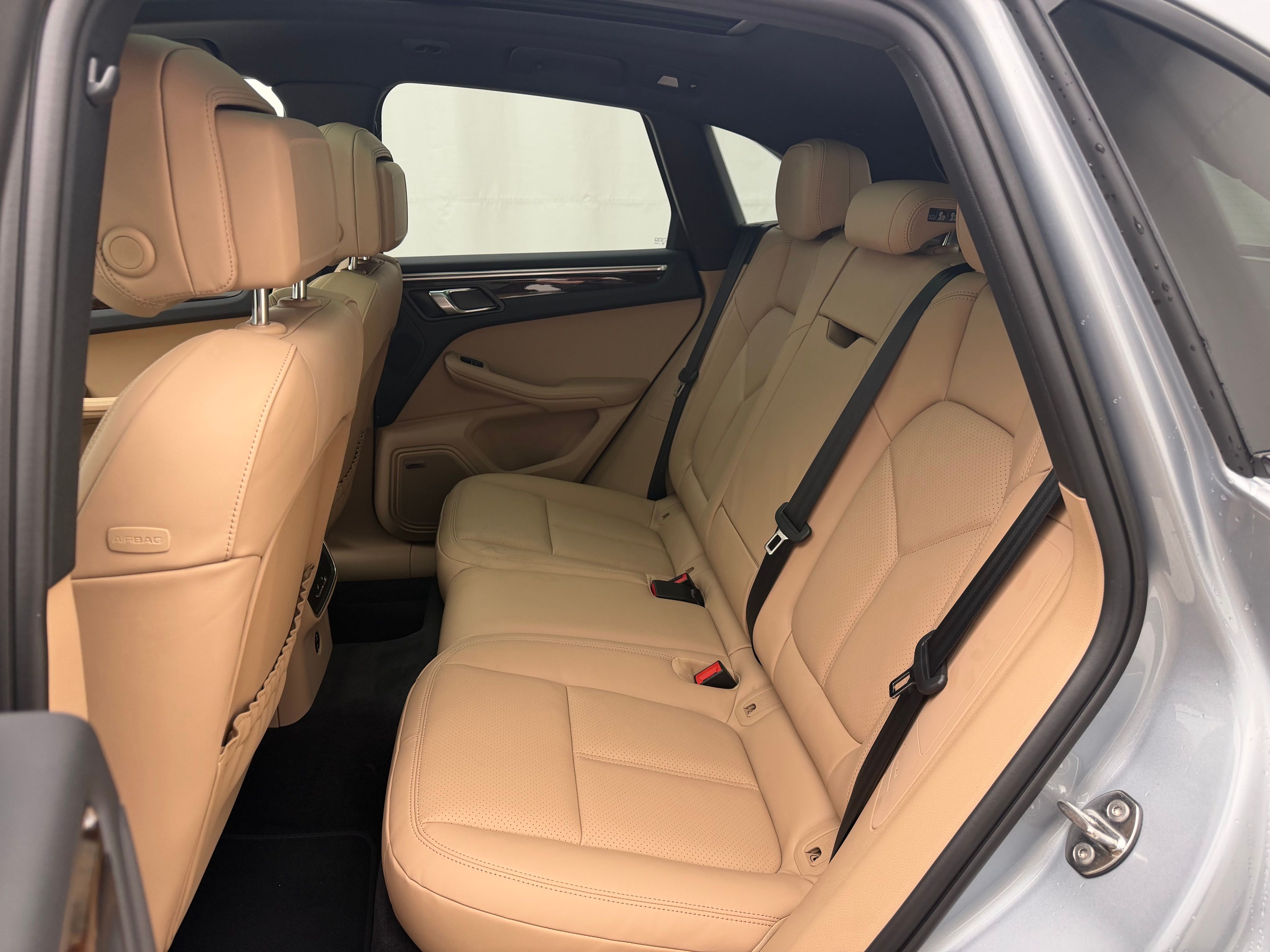Thumbnail: 2026 Porsche Macan - 23