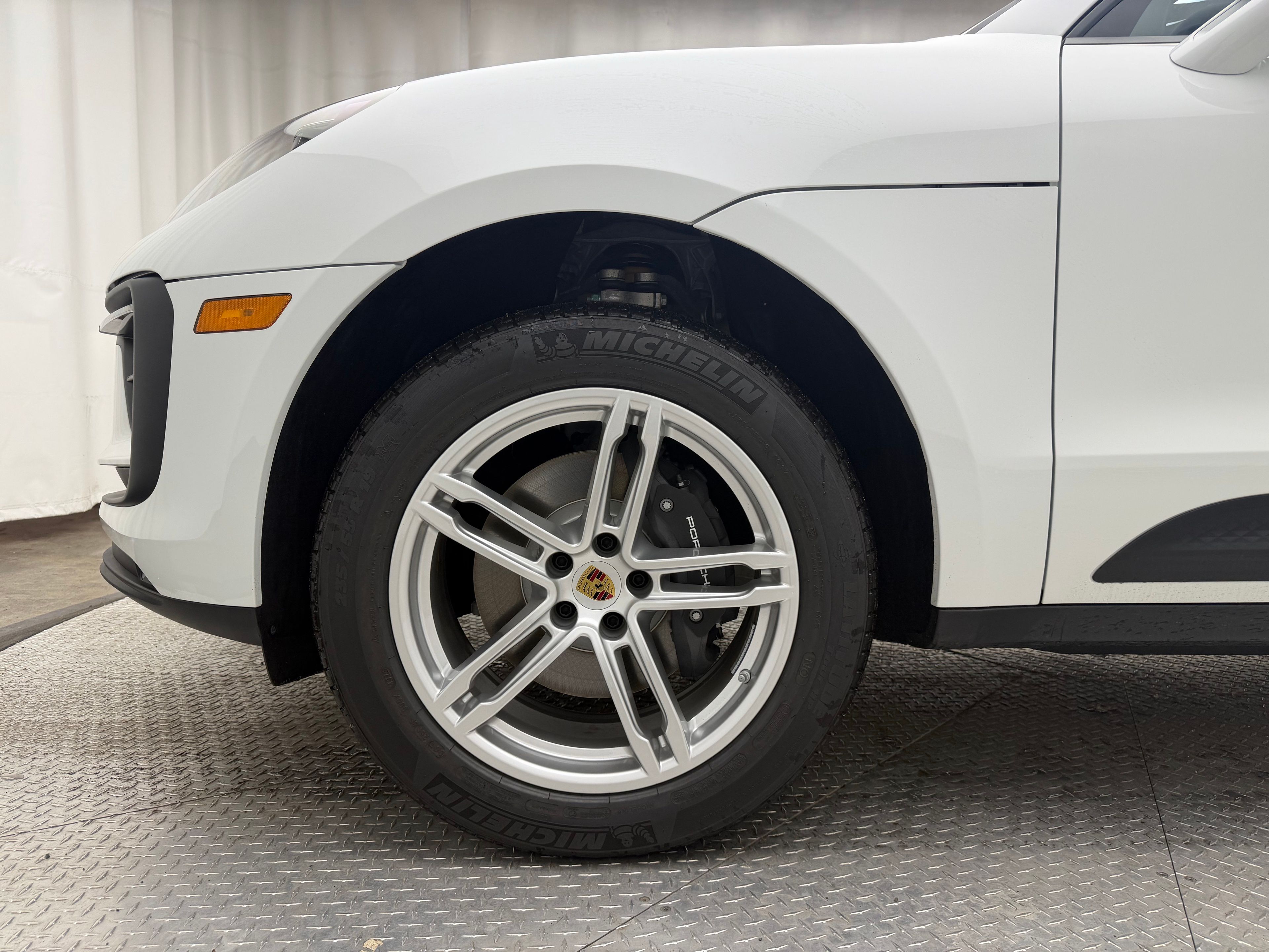 Thumbnail: 2026 Porsche Macan - 7