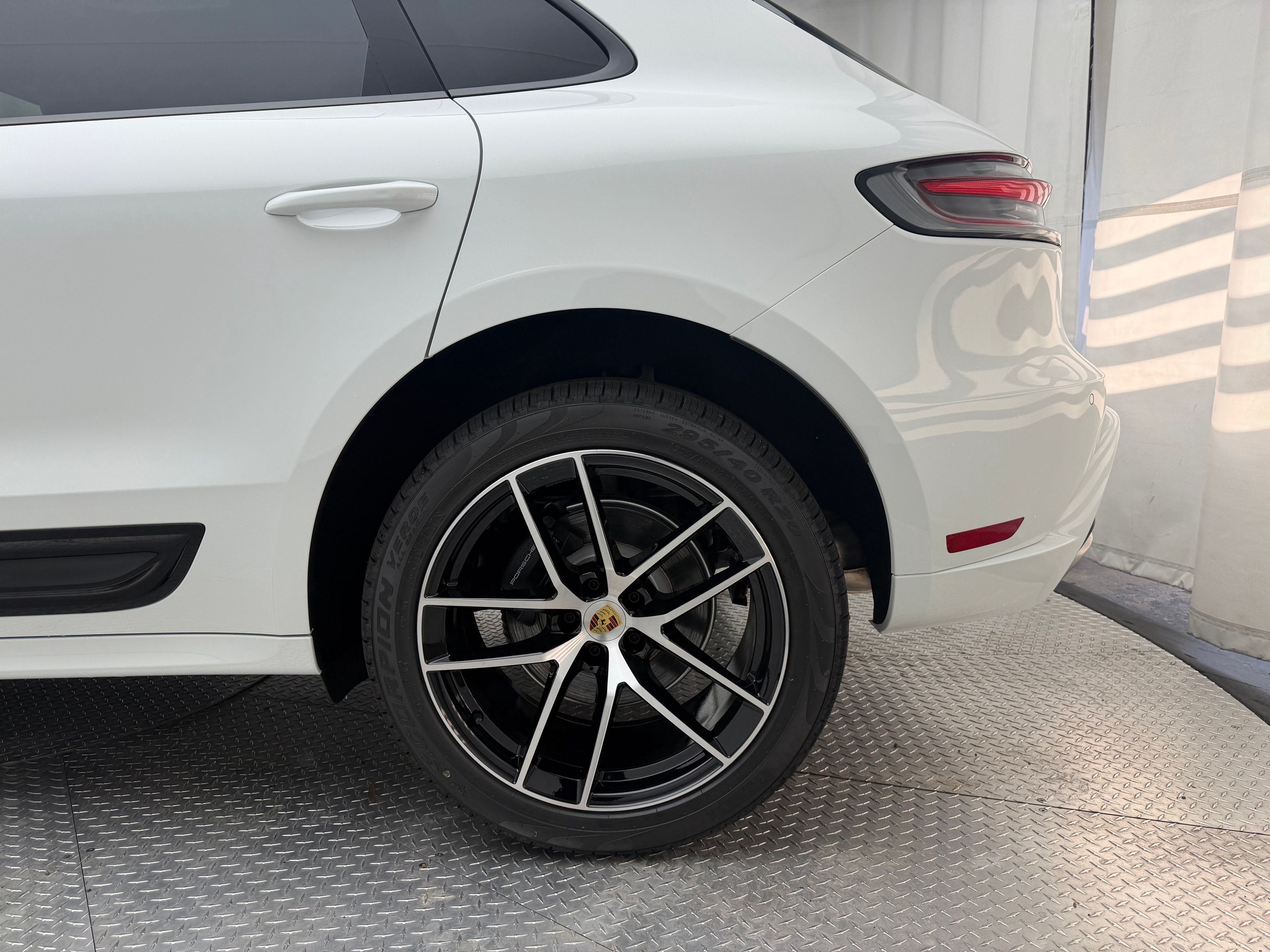 Thumbnail: 2026 Porsche Macan - 8