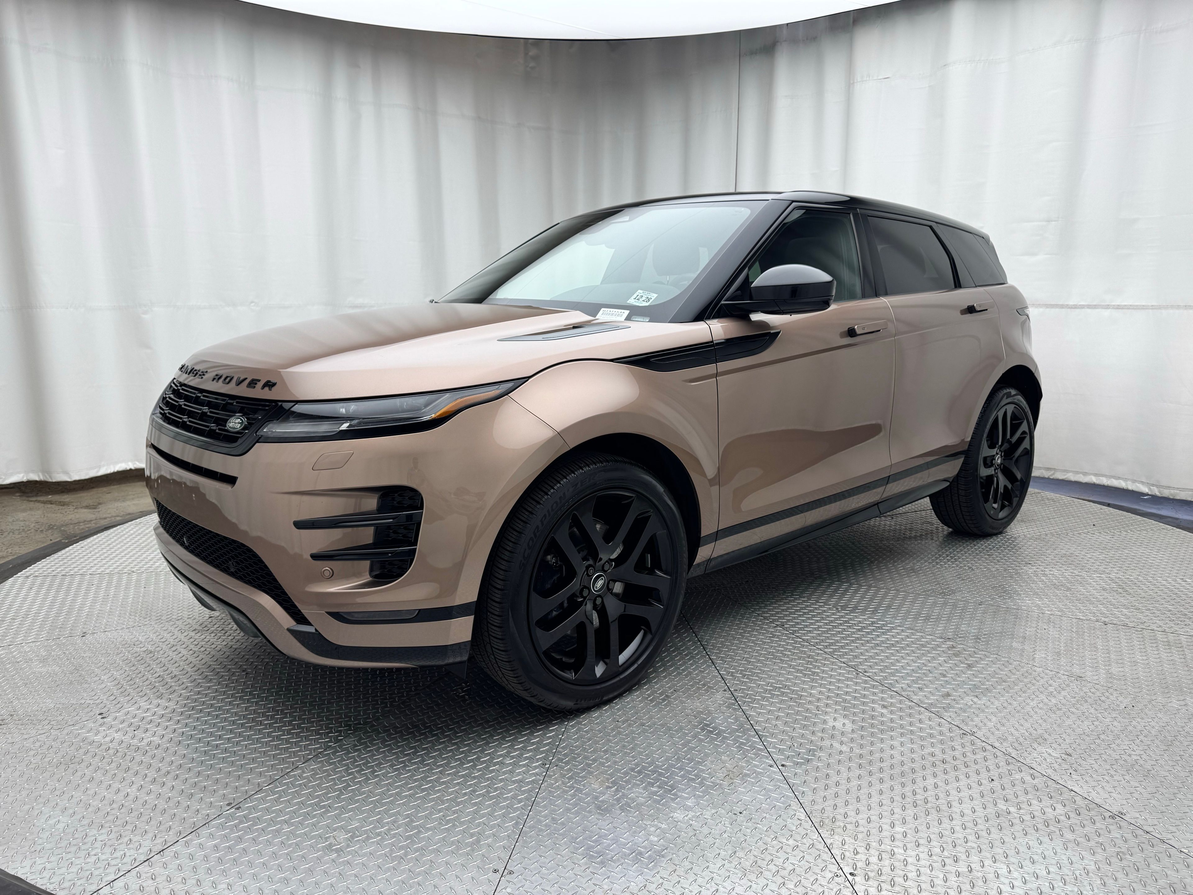 Thumbnail: 2024 Land Rover Range Rover Evoque - 1