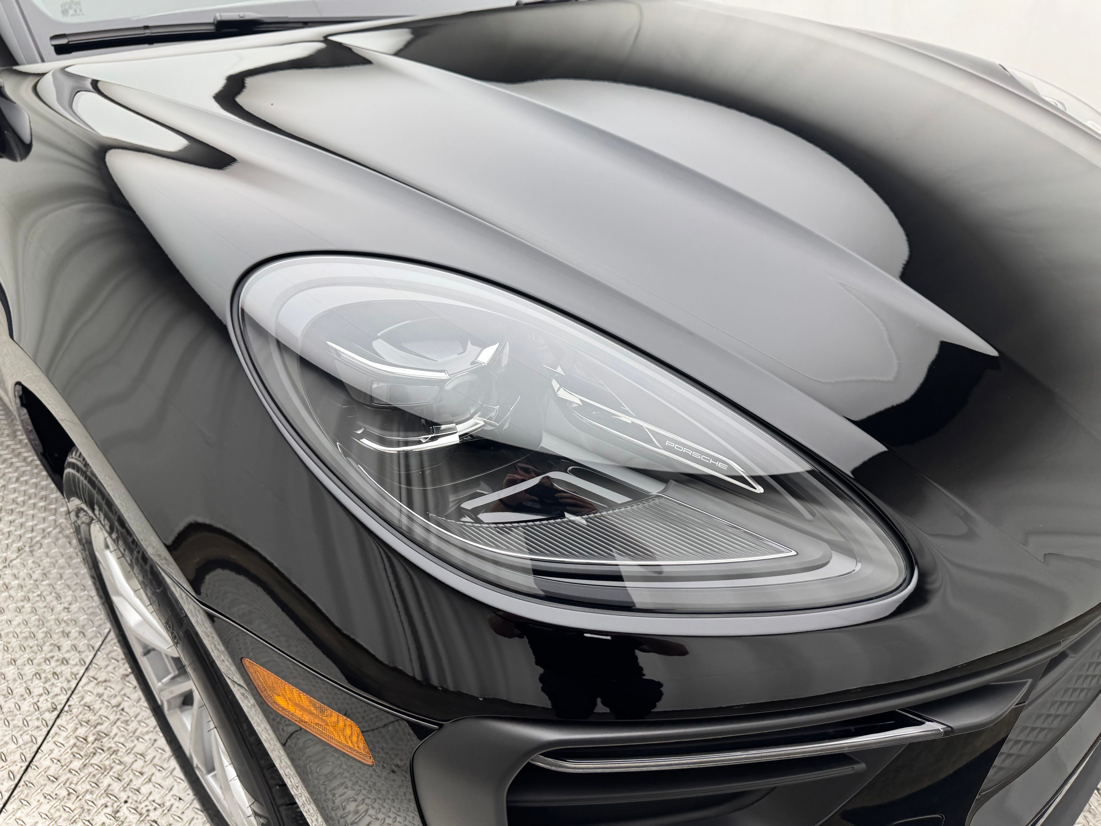 Thumbnail: 2026 Porsche Macan - 20