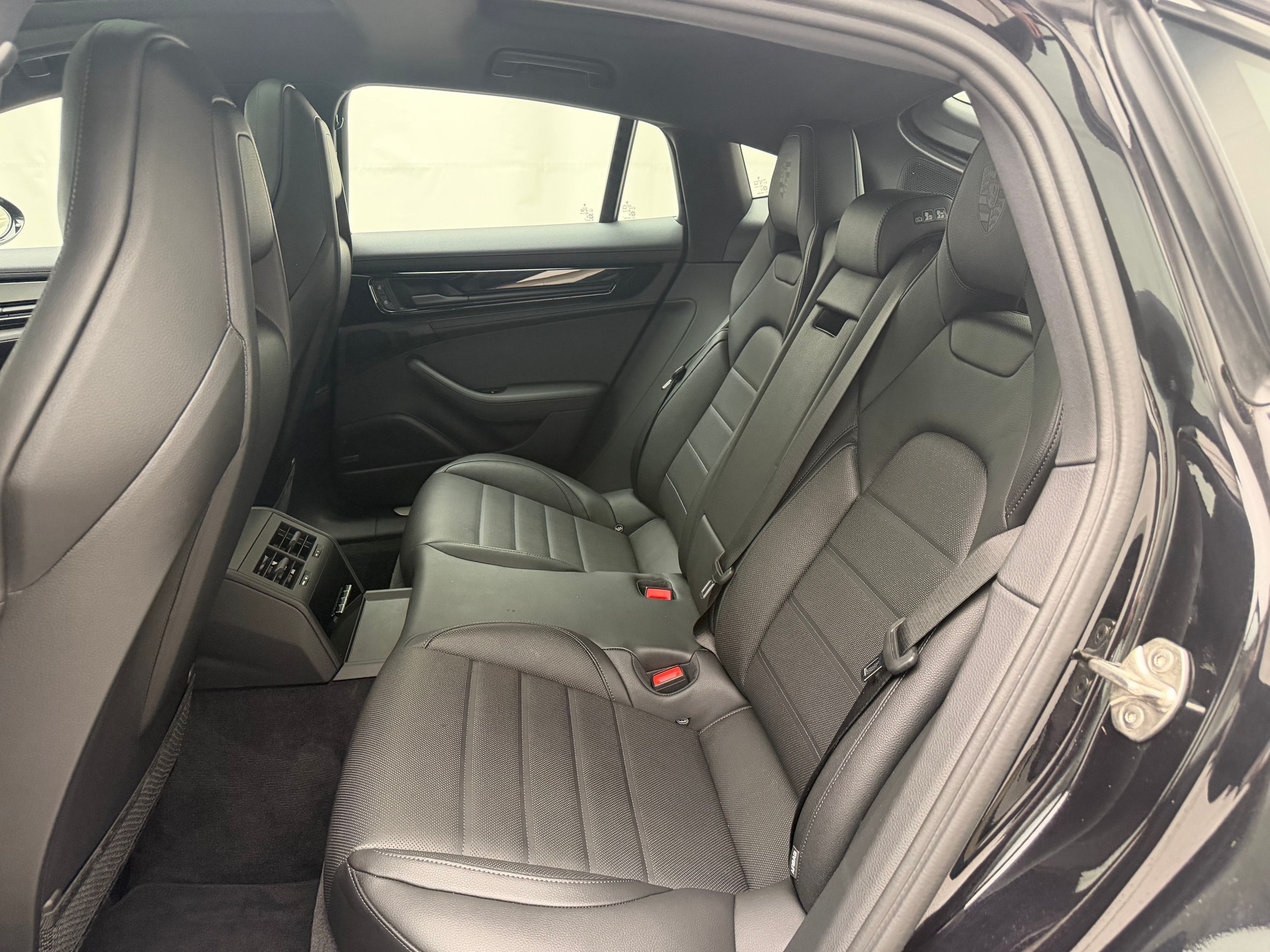 Thumbnail: 2024 Porsche Panamera - 24