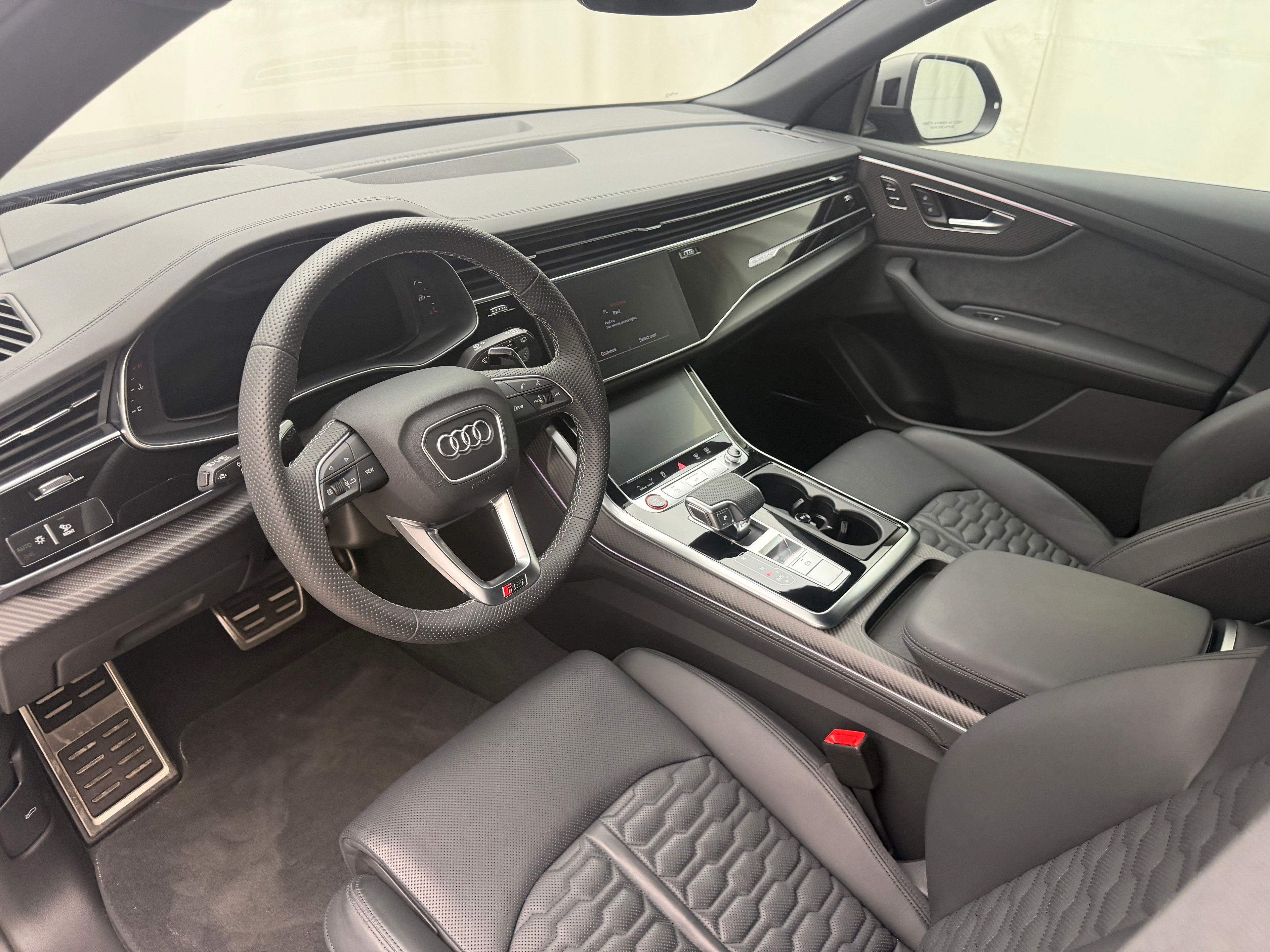 Thumbnail: 2025 Audi RS Q8 - 4