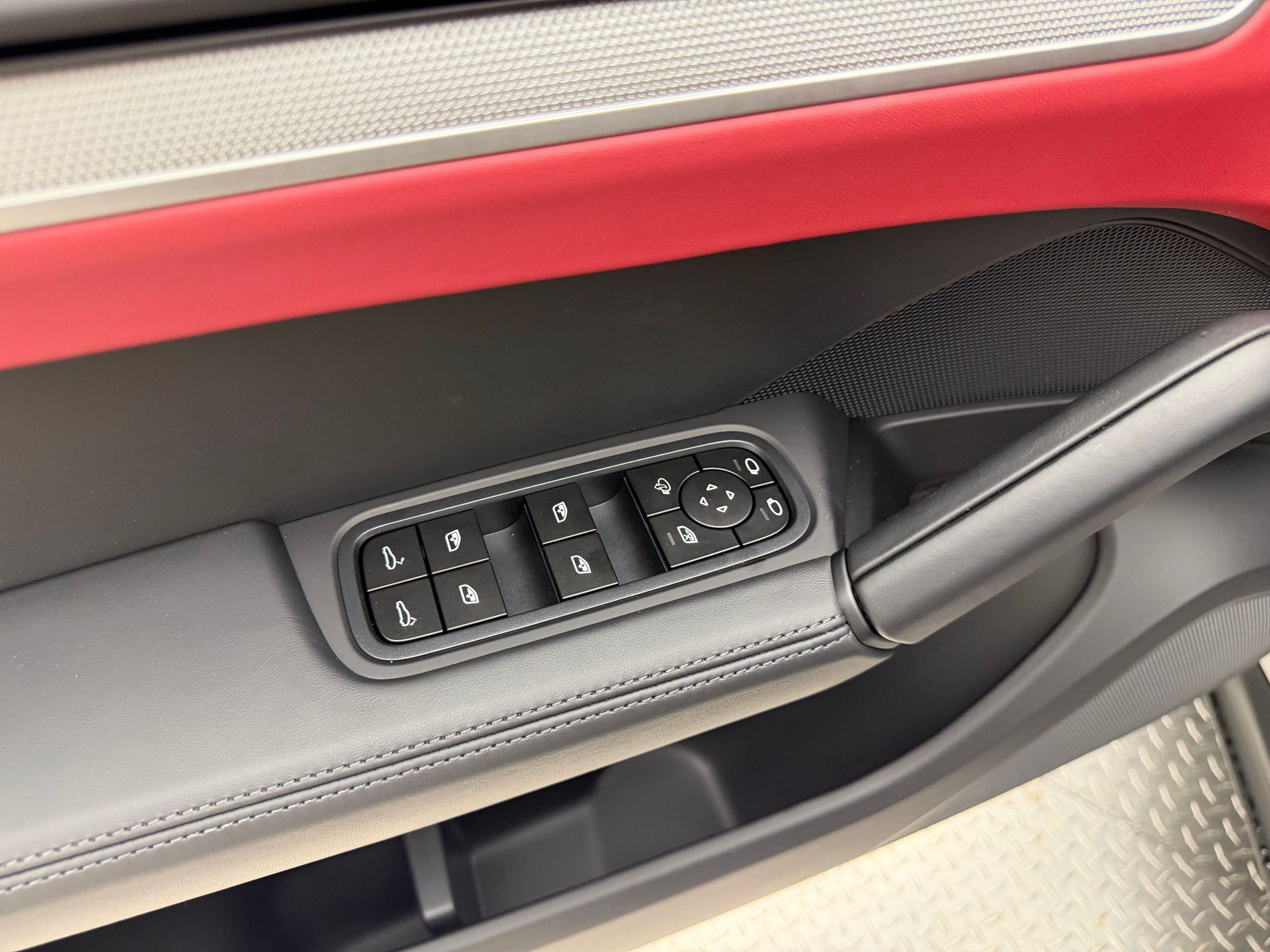 Thumbnail: 2026 Porsche Cayenne - 26