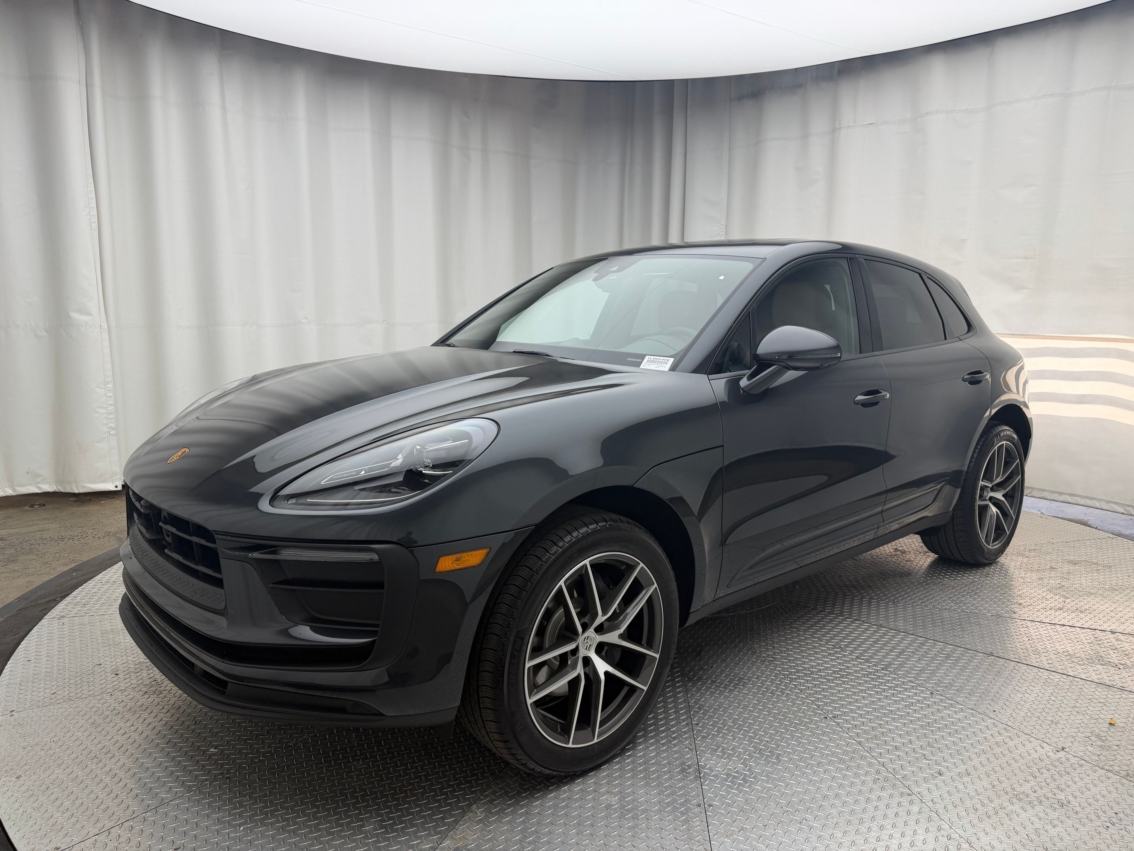 Thumbnail: 2026 Porsche Macan - 1