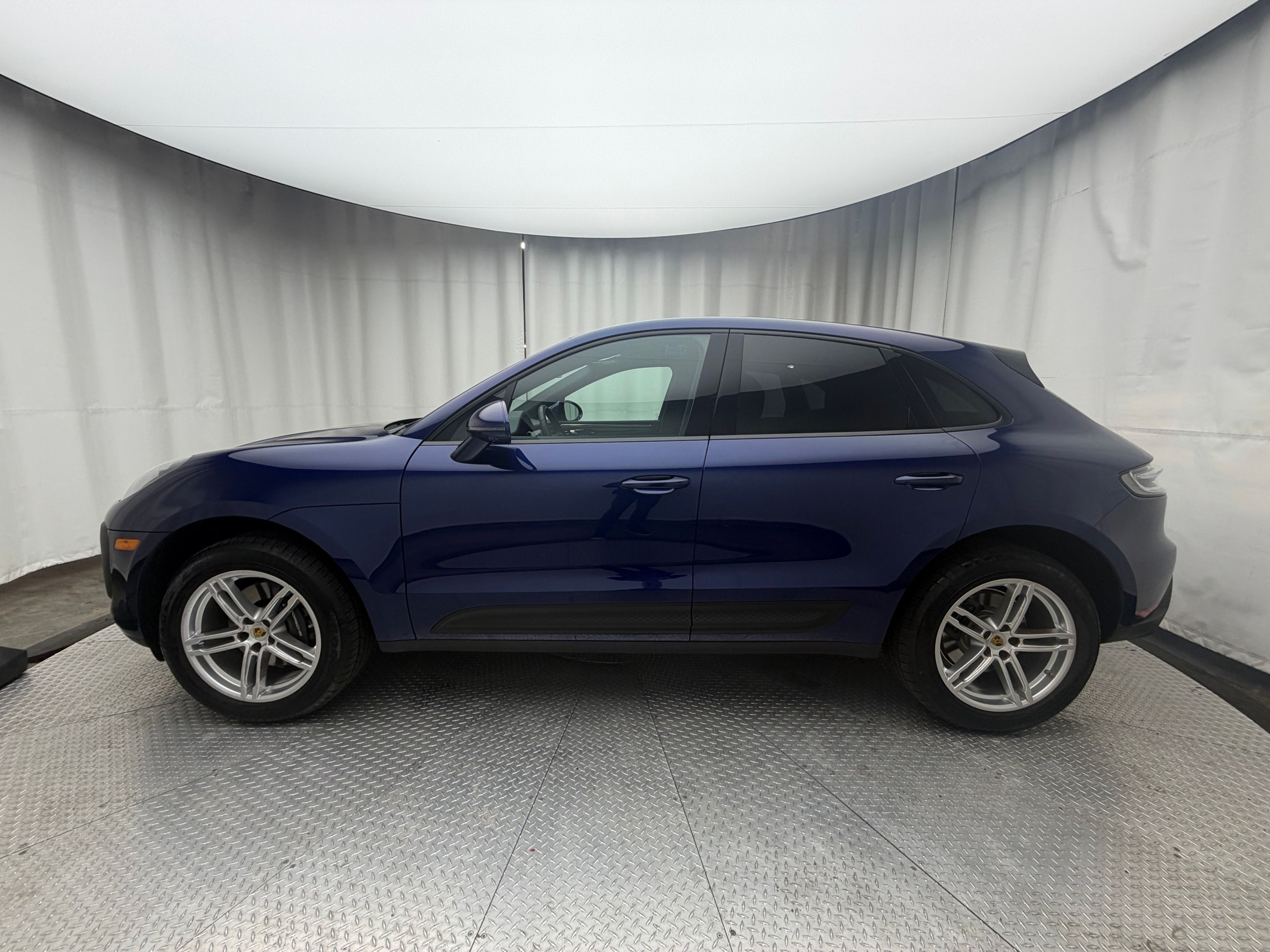 Thumbnail: 2025 Porsche Macan - 2