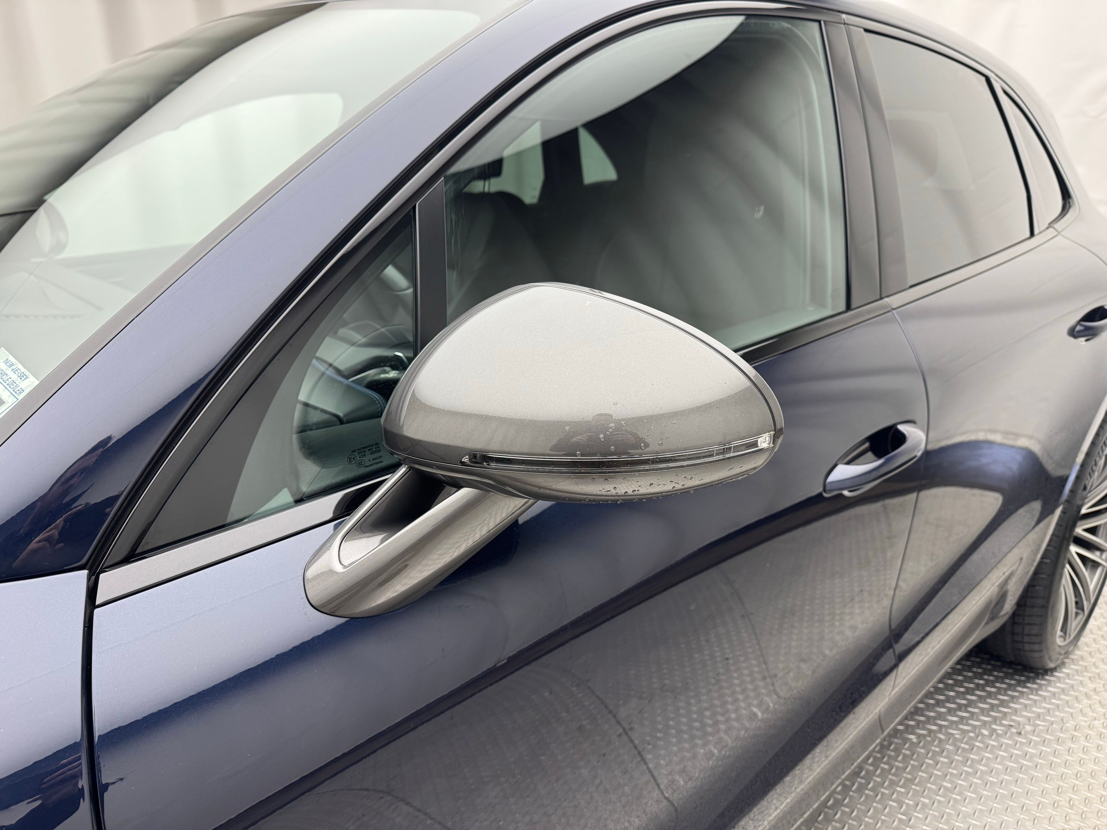 Thumbnail: 2023 Porsche Macan - 8