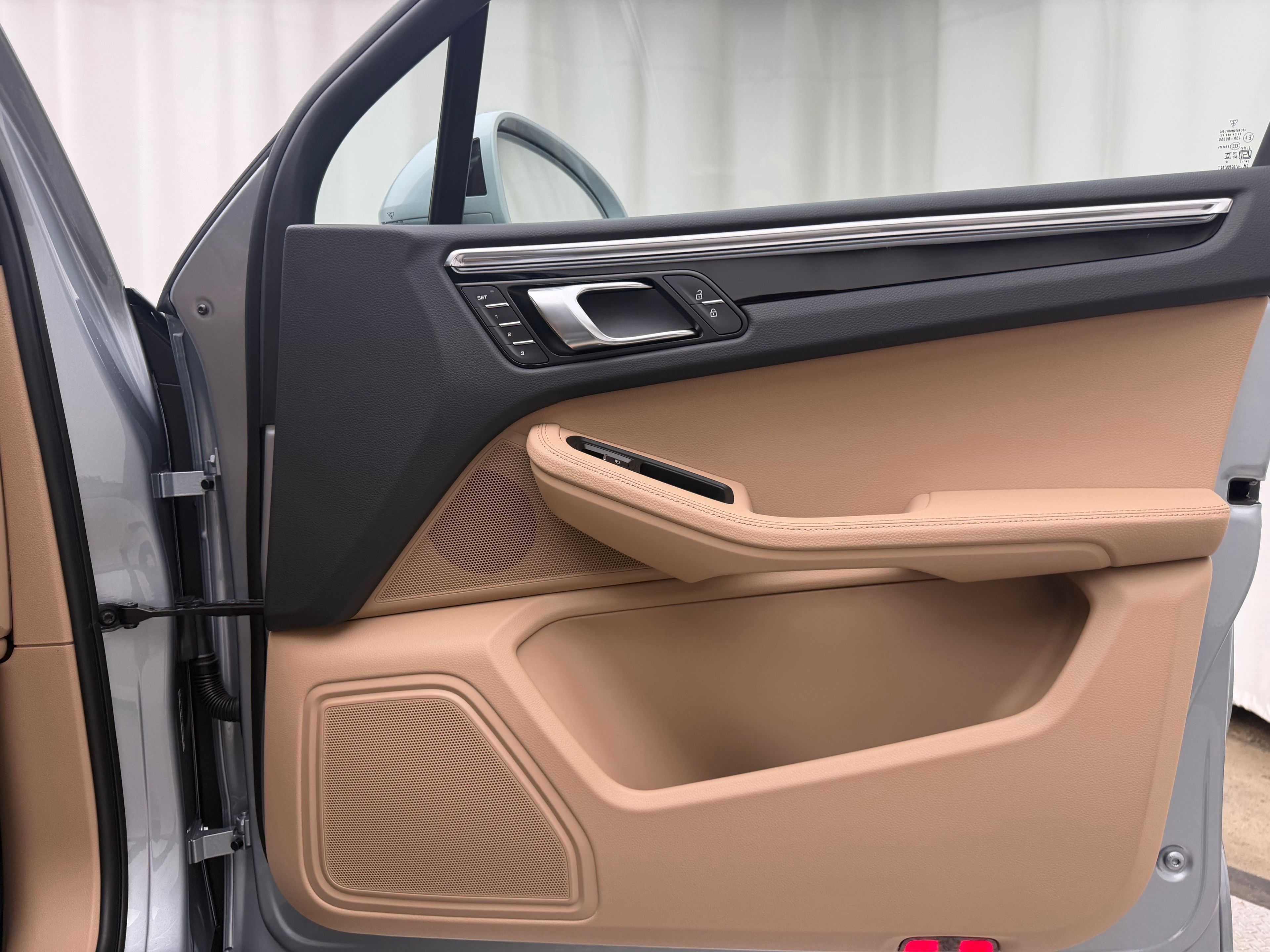 Thumbnail: 2026 Porsche Macan - 16