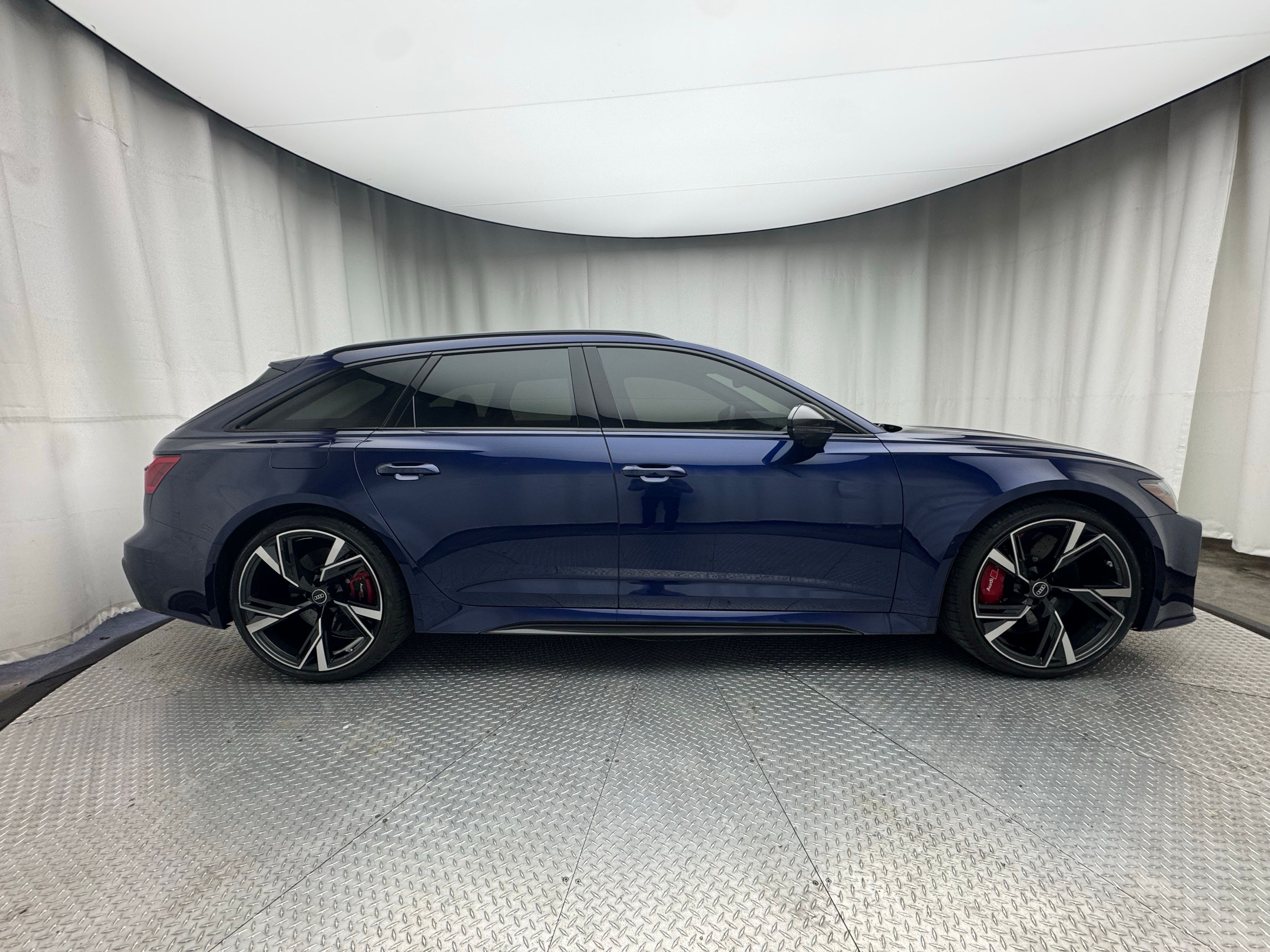 Thumbnail: 2021 Audi RS 6 - 12