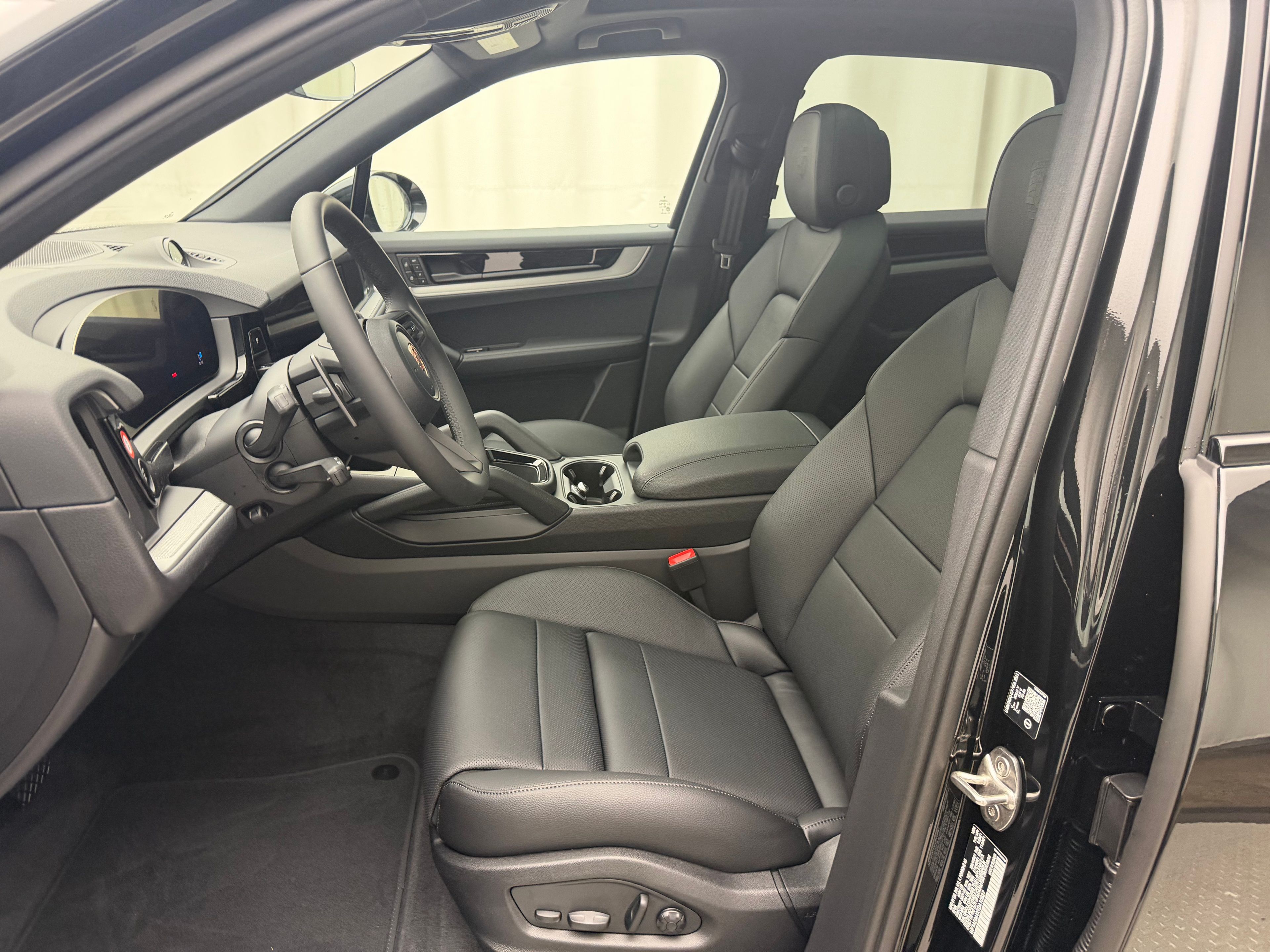 Thumbnail: 2026 Porsche Cayenne - 6