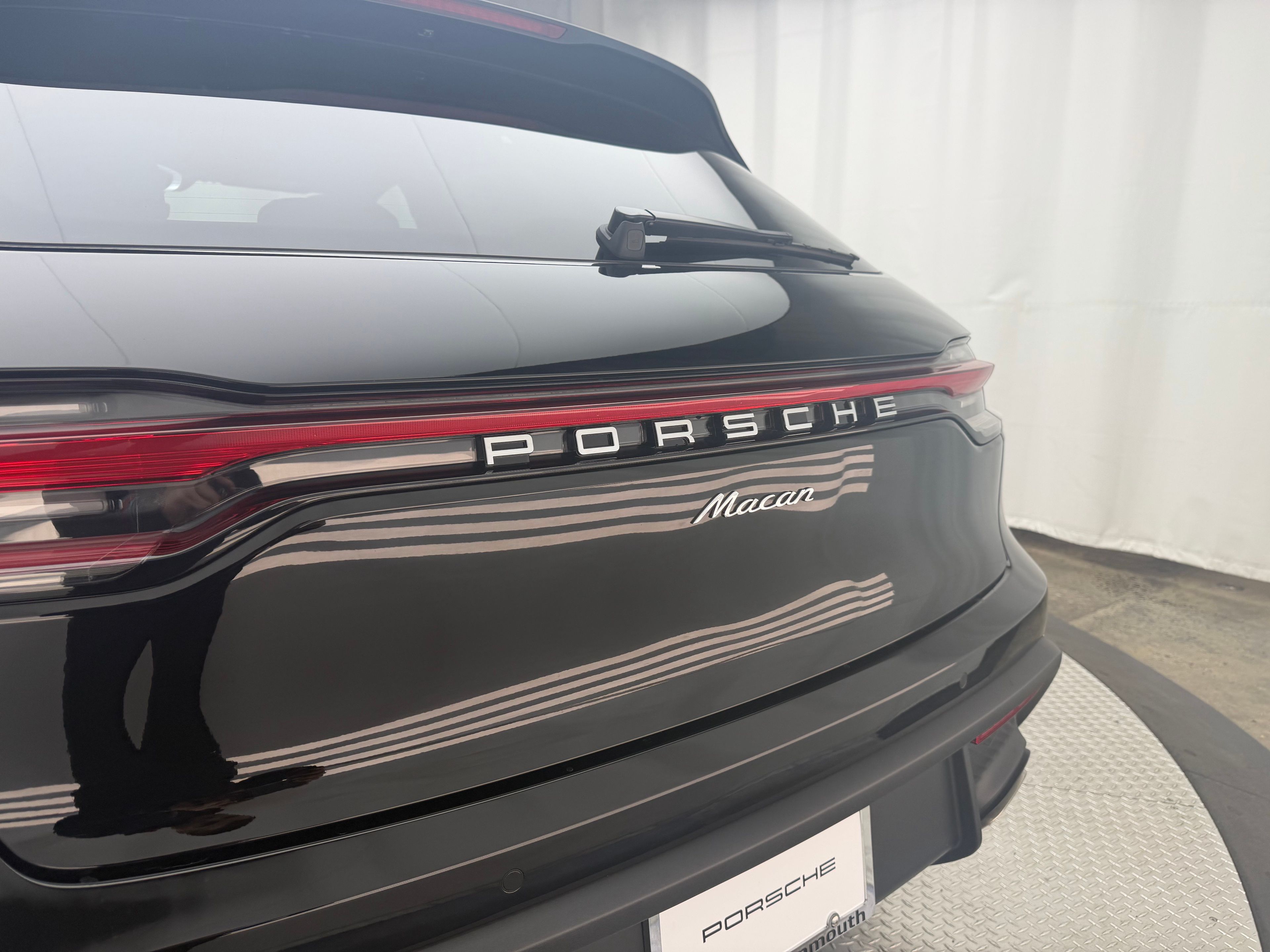 Thumbnail: 2026 Porsche Macan - 8