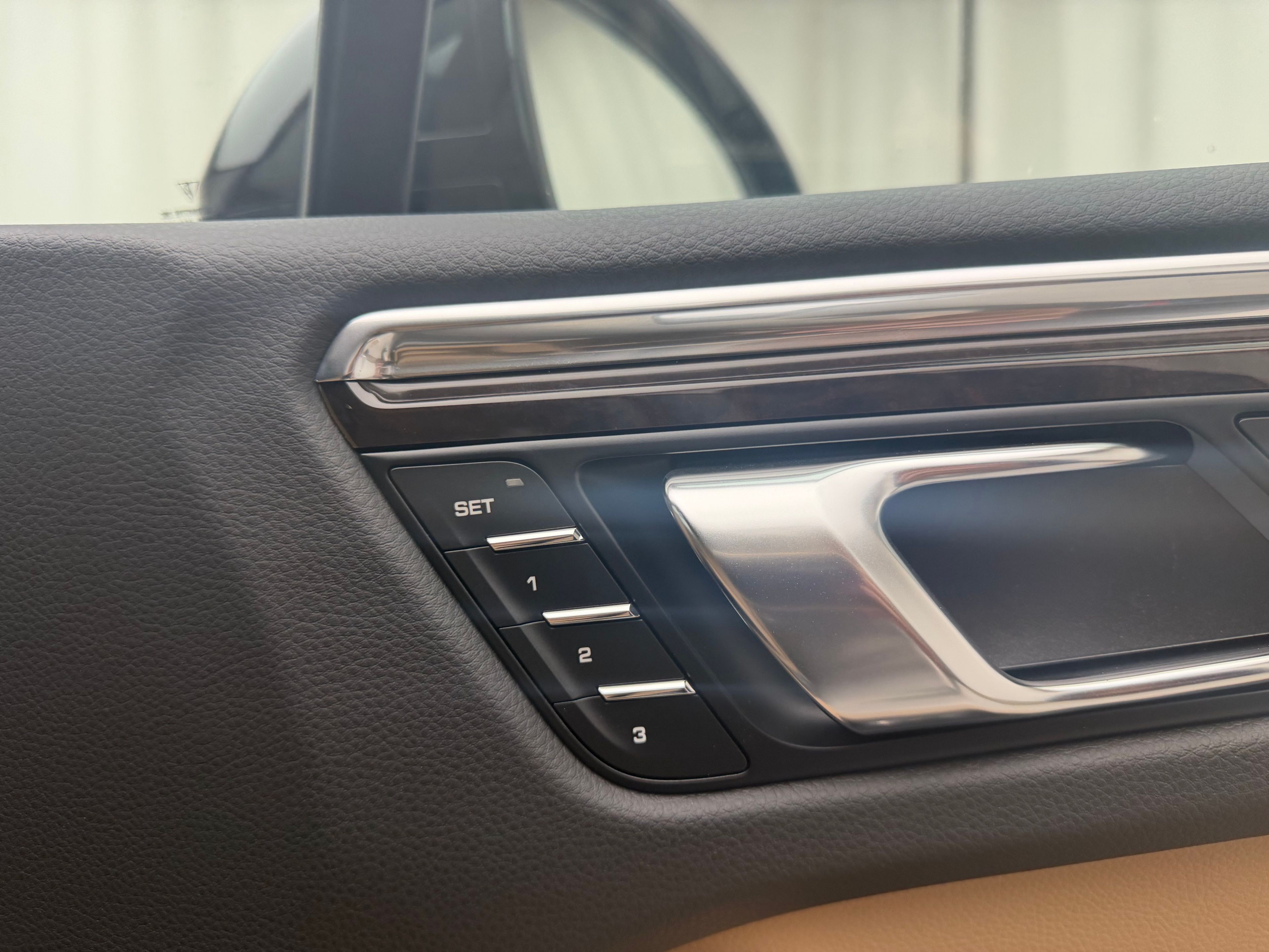 Thumbnail: 2026 Porsche Macan - 18