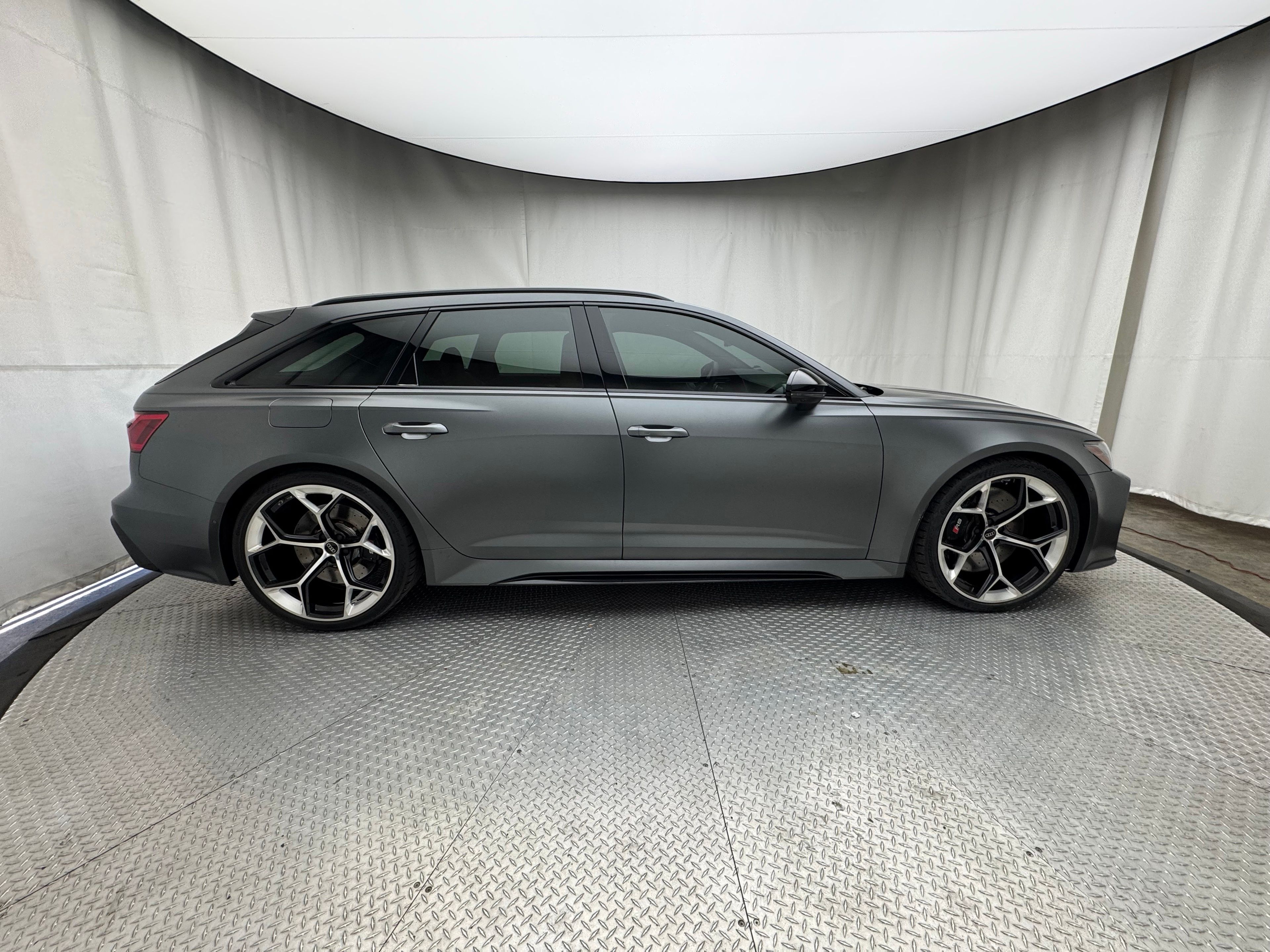 Thumbnail: 2024 Audi RS 6 - 16