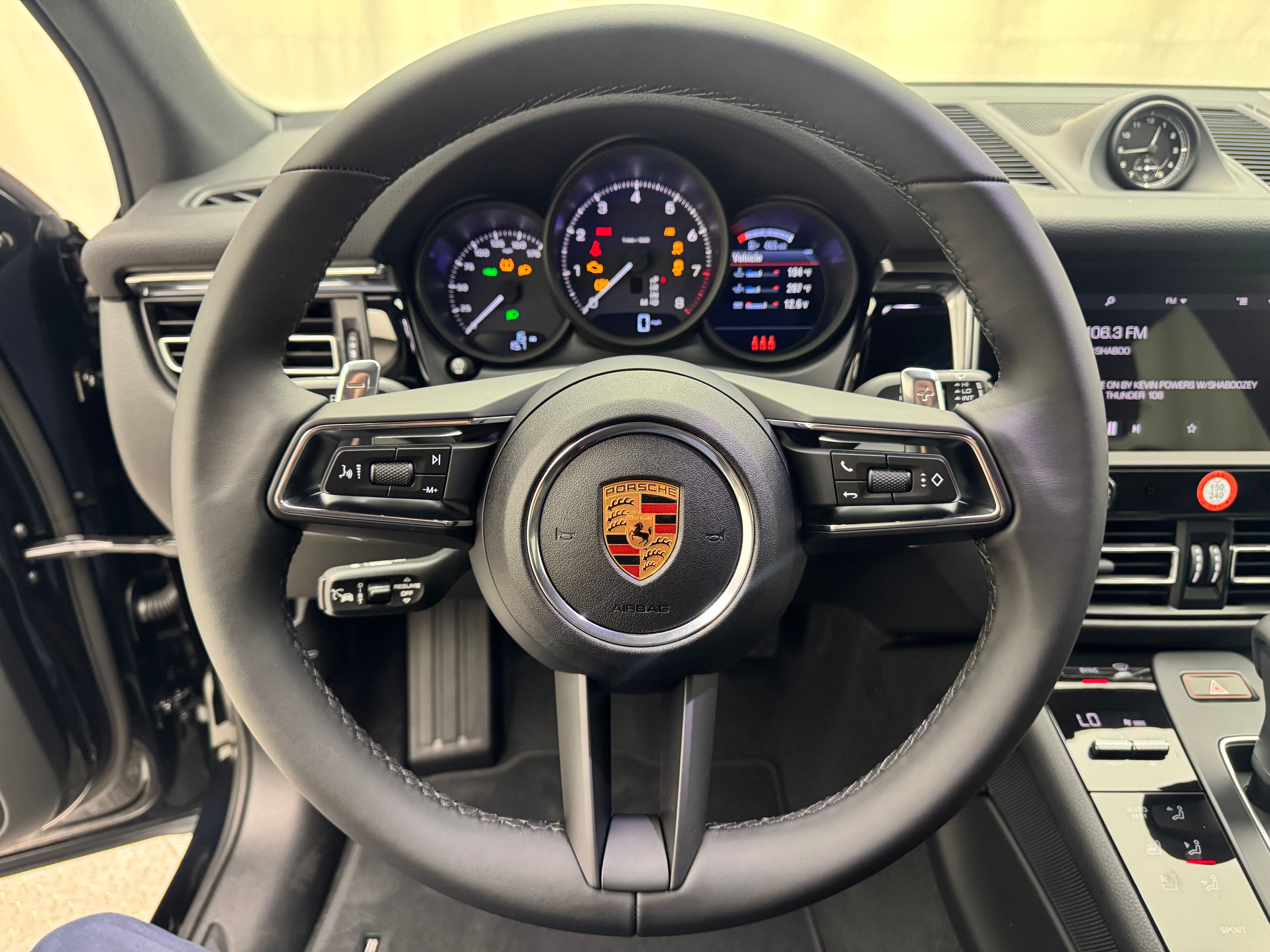 Thumbnail: 2026 Porsche Macan - 6