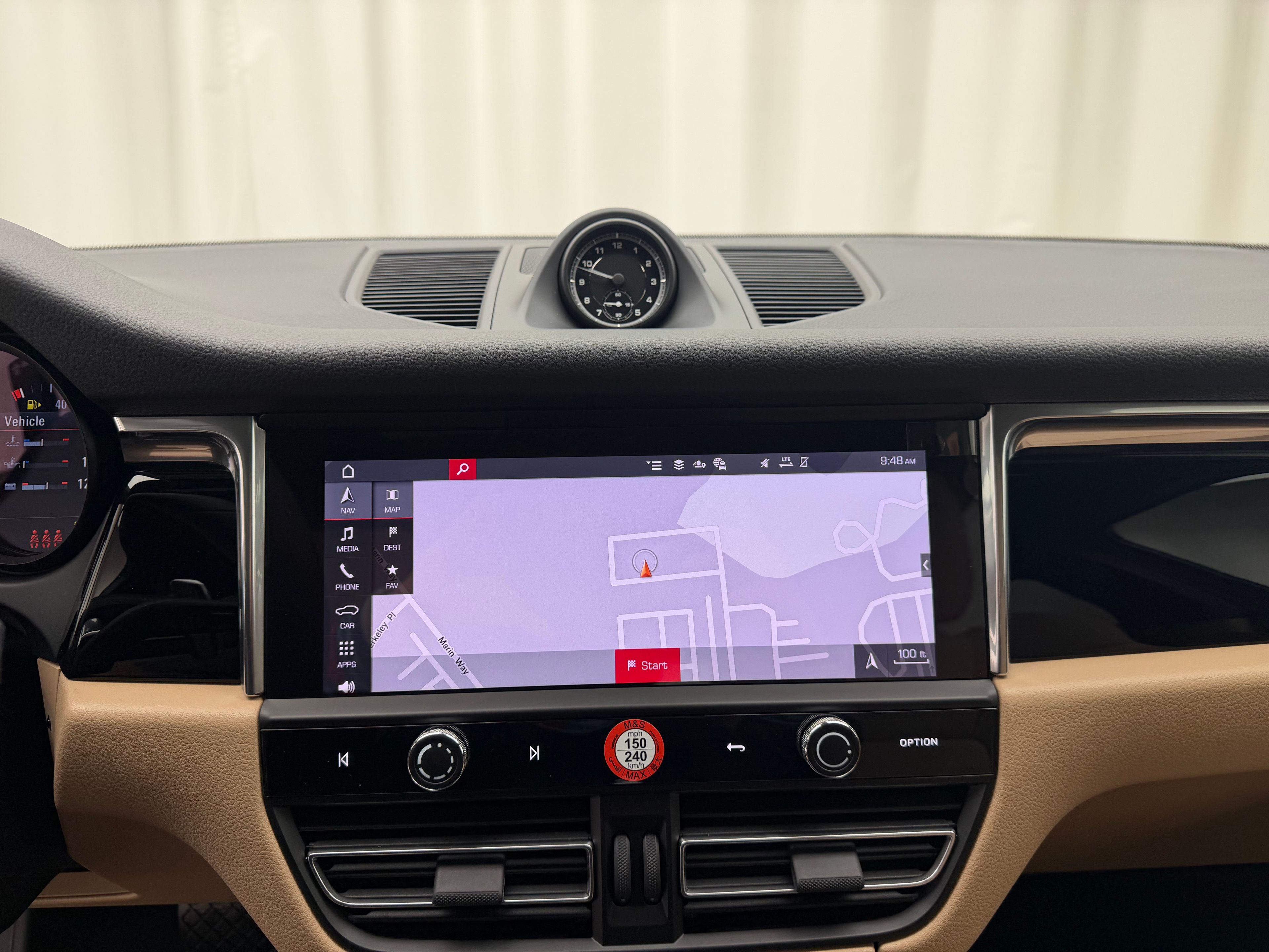 Thumbnail: 2026 Porsche Macan - 29