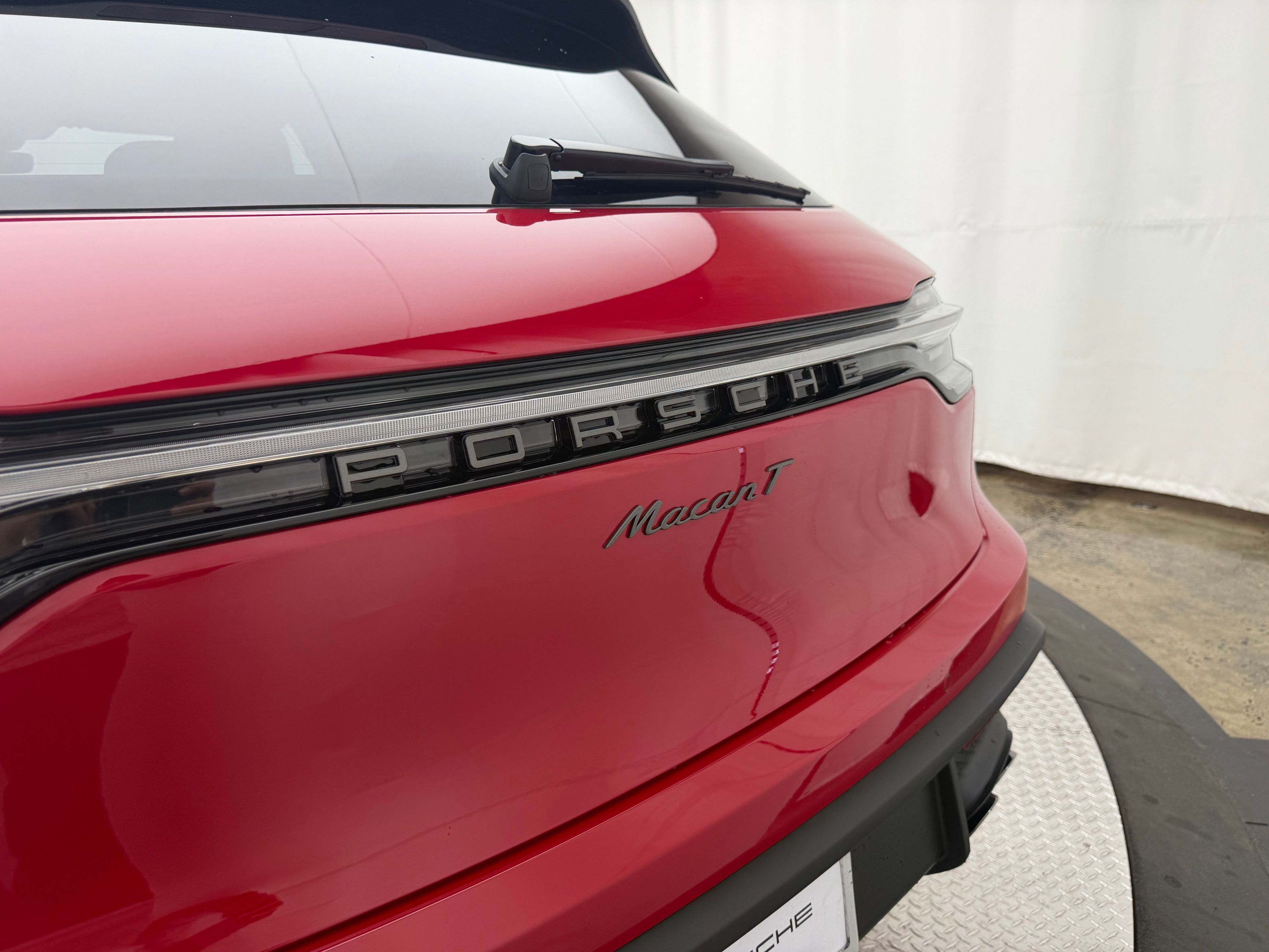 Thumbnail: 2026 Porsche Macan - 11