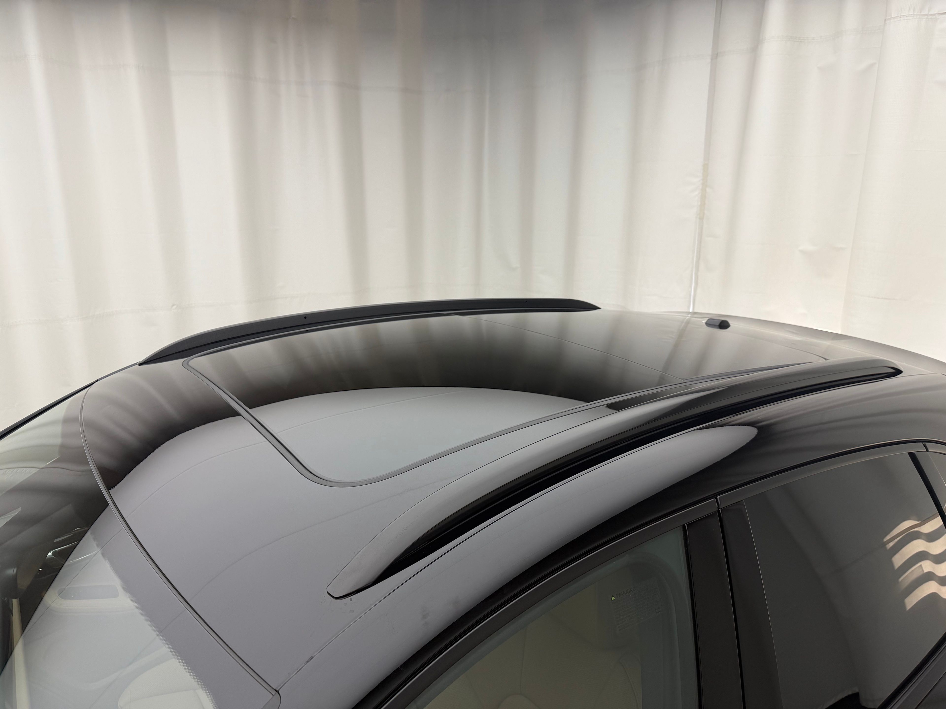 Thumbnail: 2026 Porsche Macan - 8