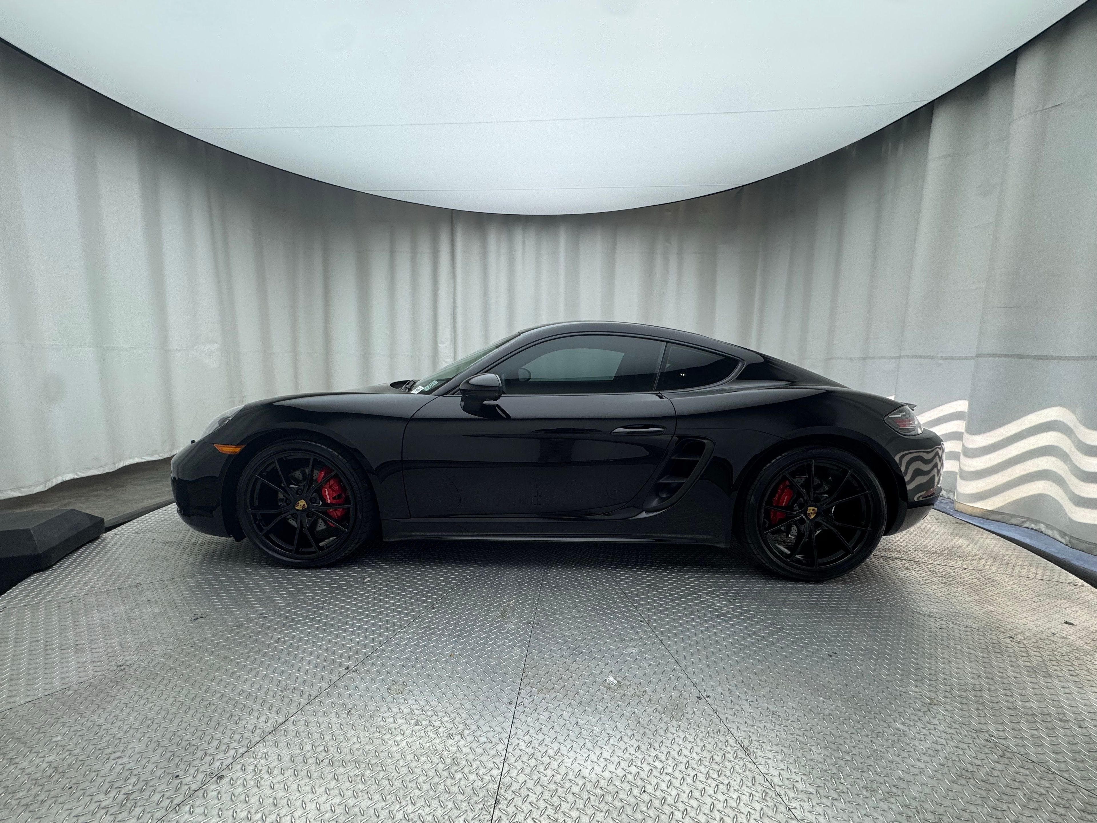 Thumbnail: 2024 Porsche 718 Cayman - 2