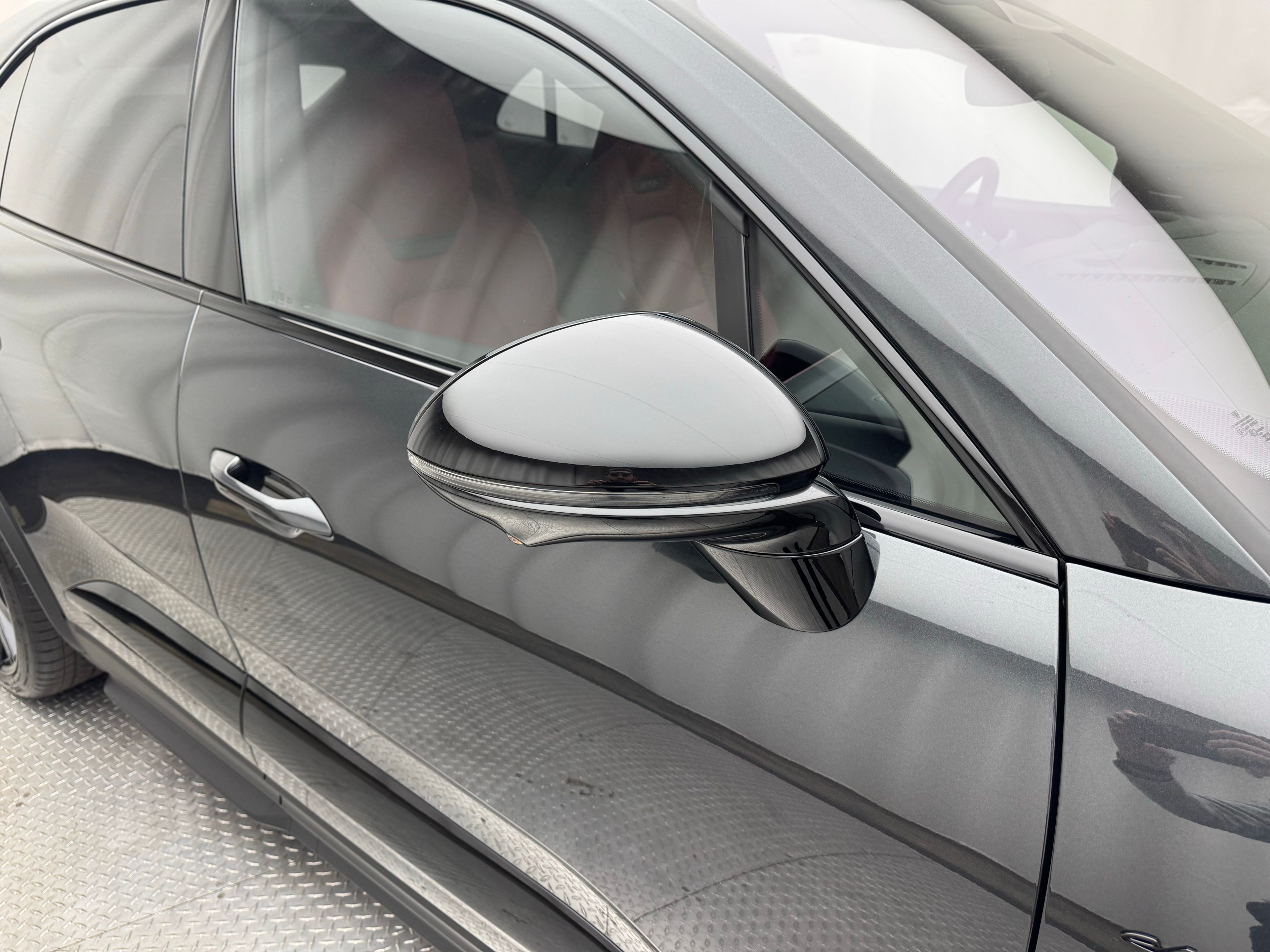 Thumbnail: 2026 Porsche Macan - 20