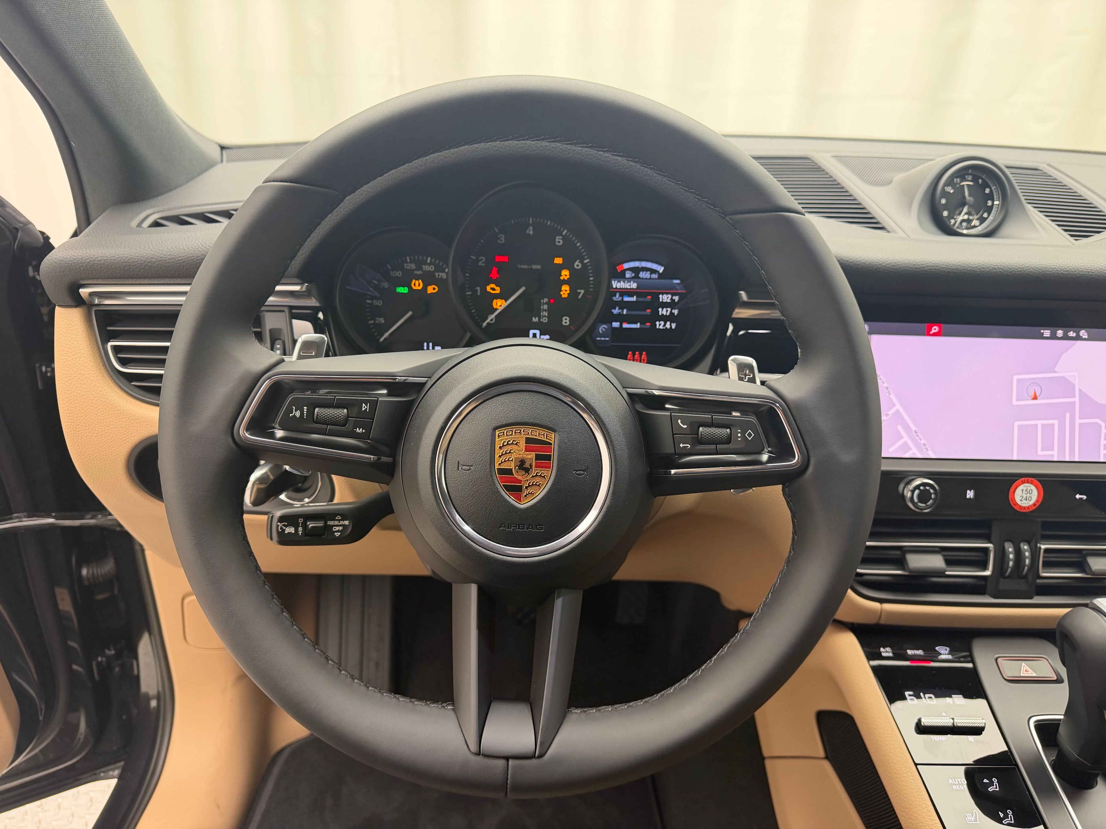 Thumbnail: 2026 Porsche Macan - 6