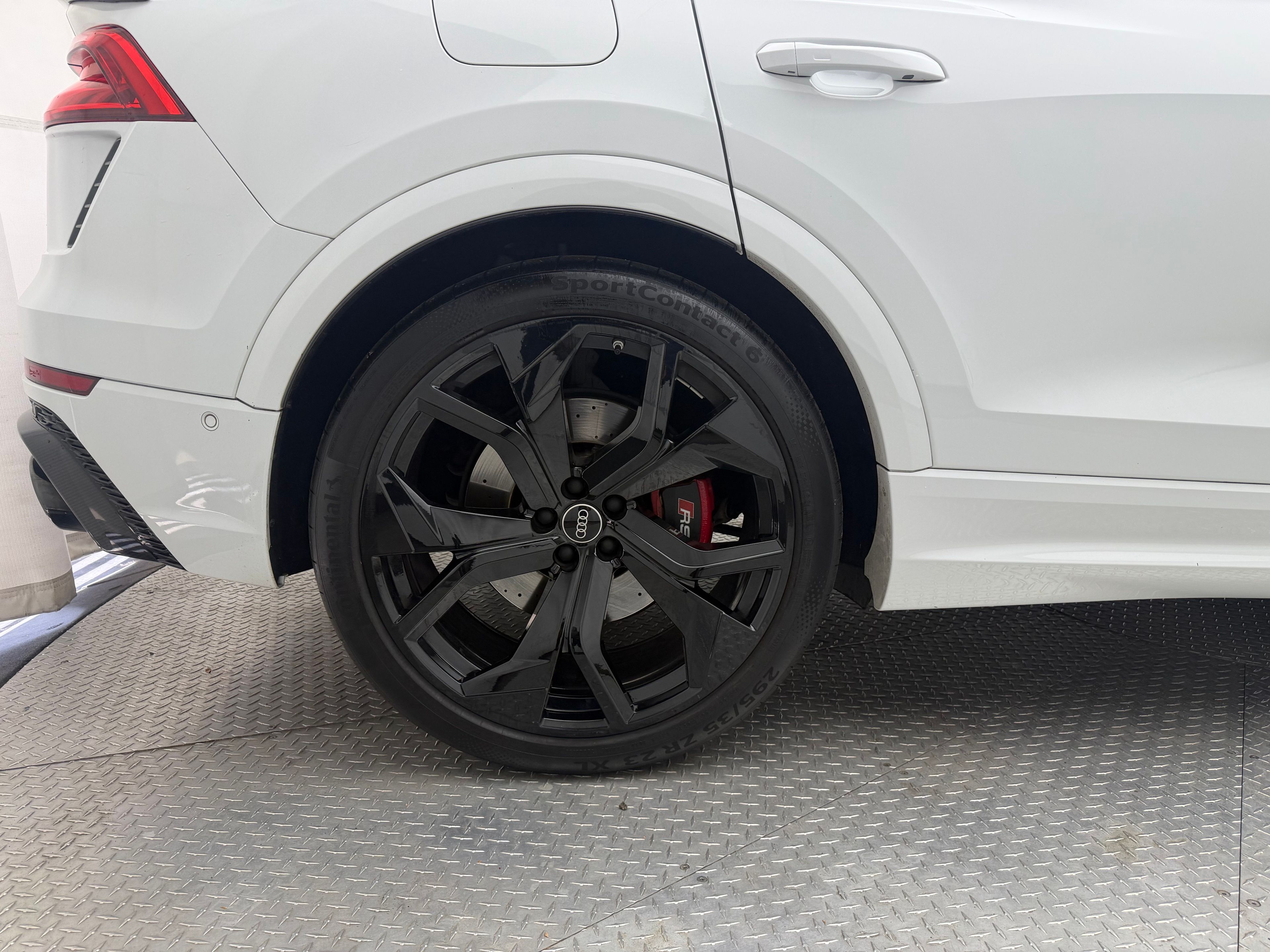 Thumbnail: 2022 Audi RS Q8 - 11