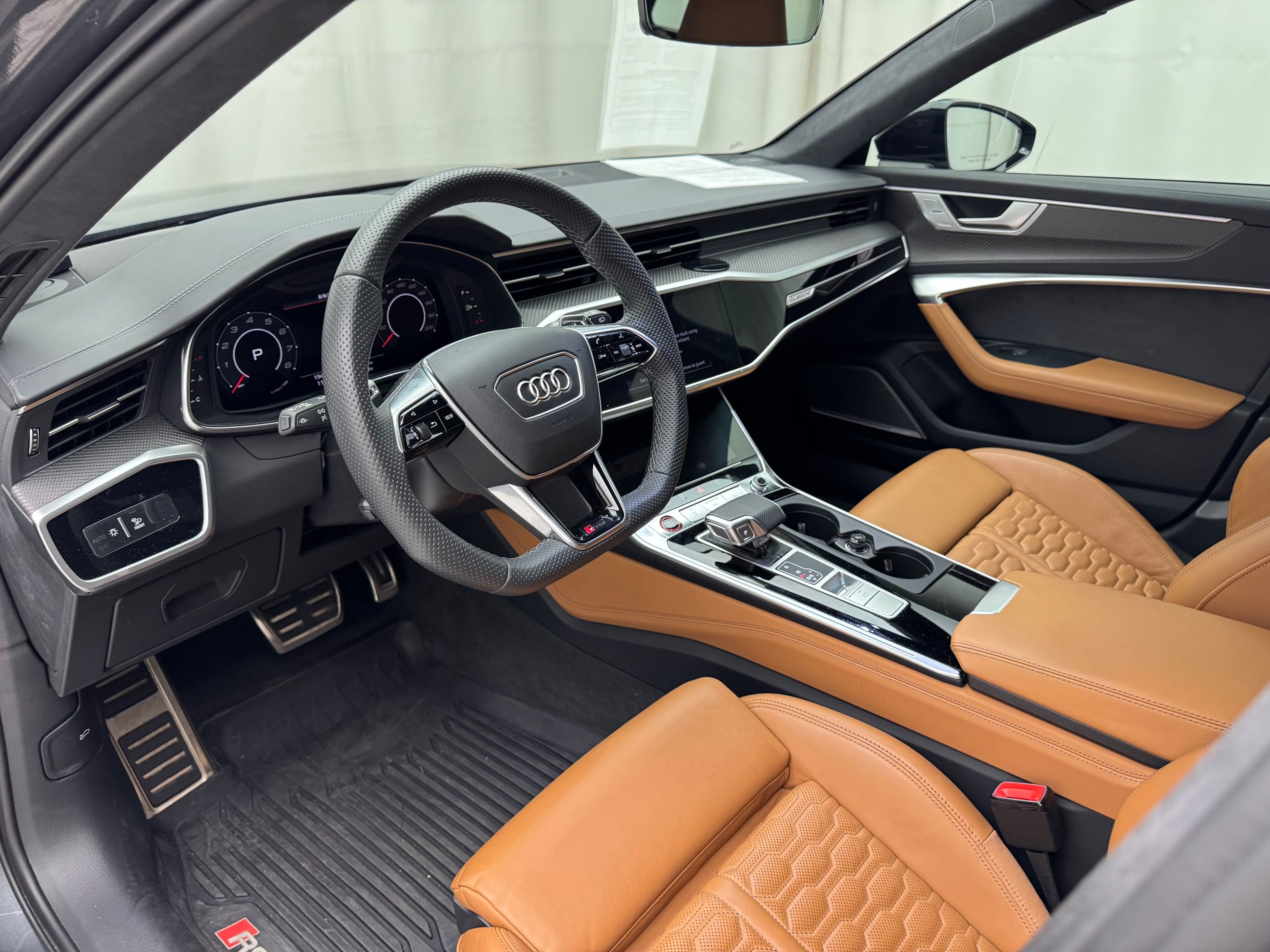 Thumbnail: 2024 Audi RS 6 - 4