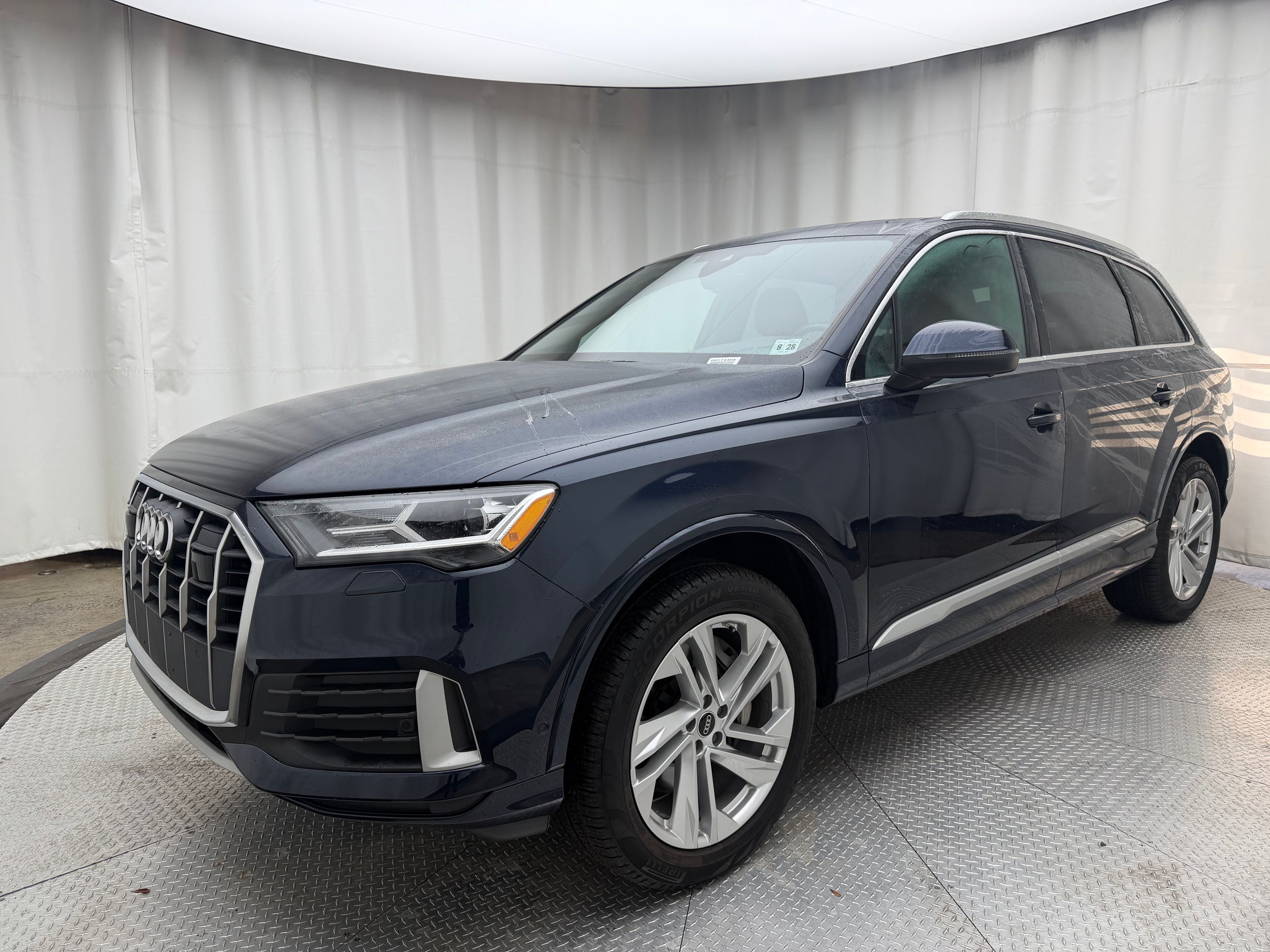 2023 Audi Q7 55 Premium's photo