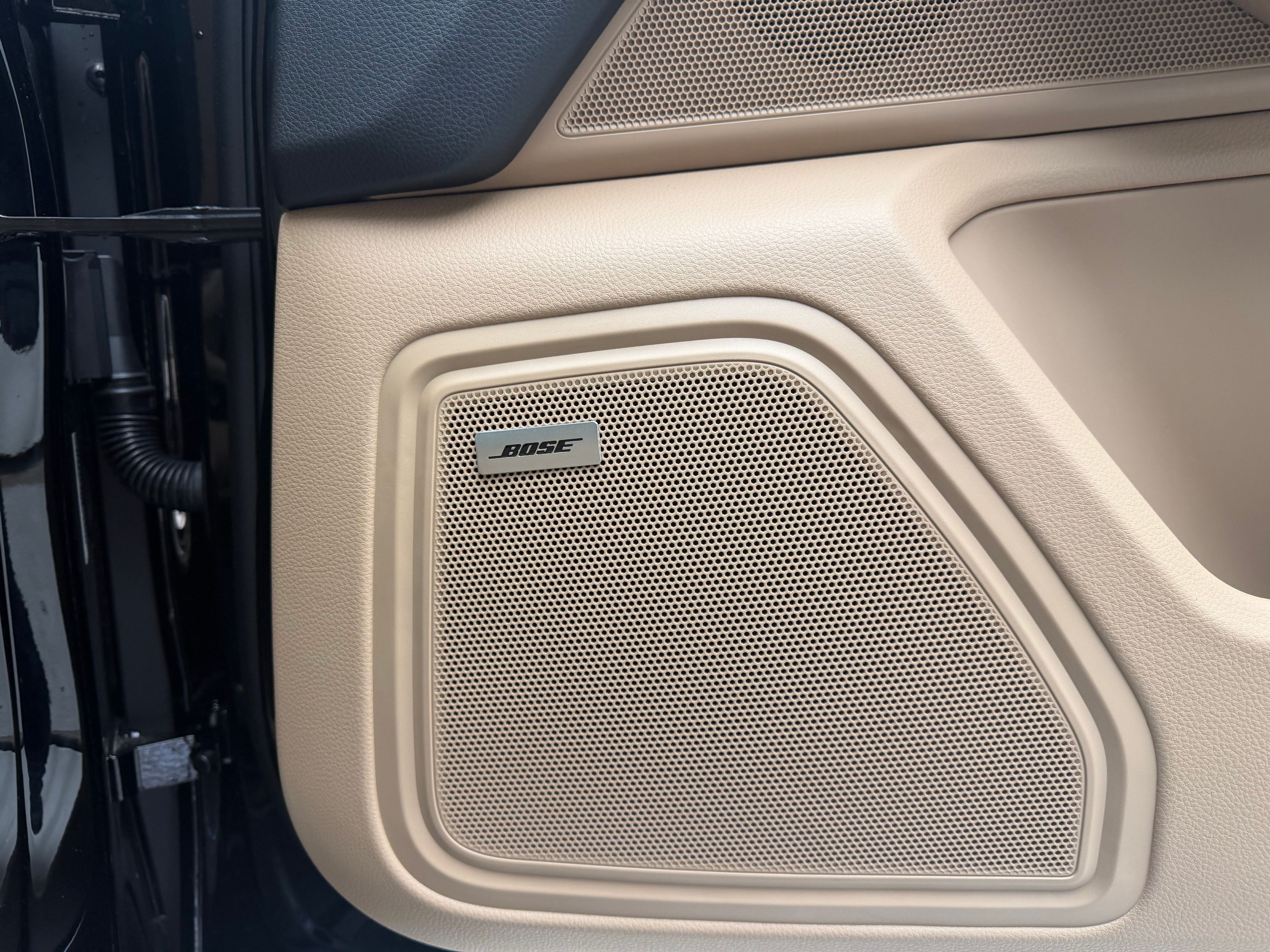 Thumbnail: 2026 Porsche Macan - 19