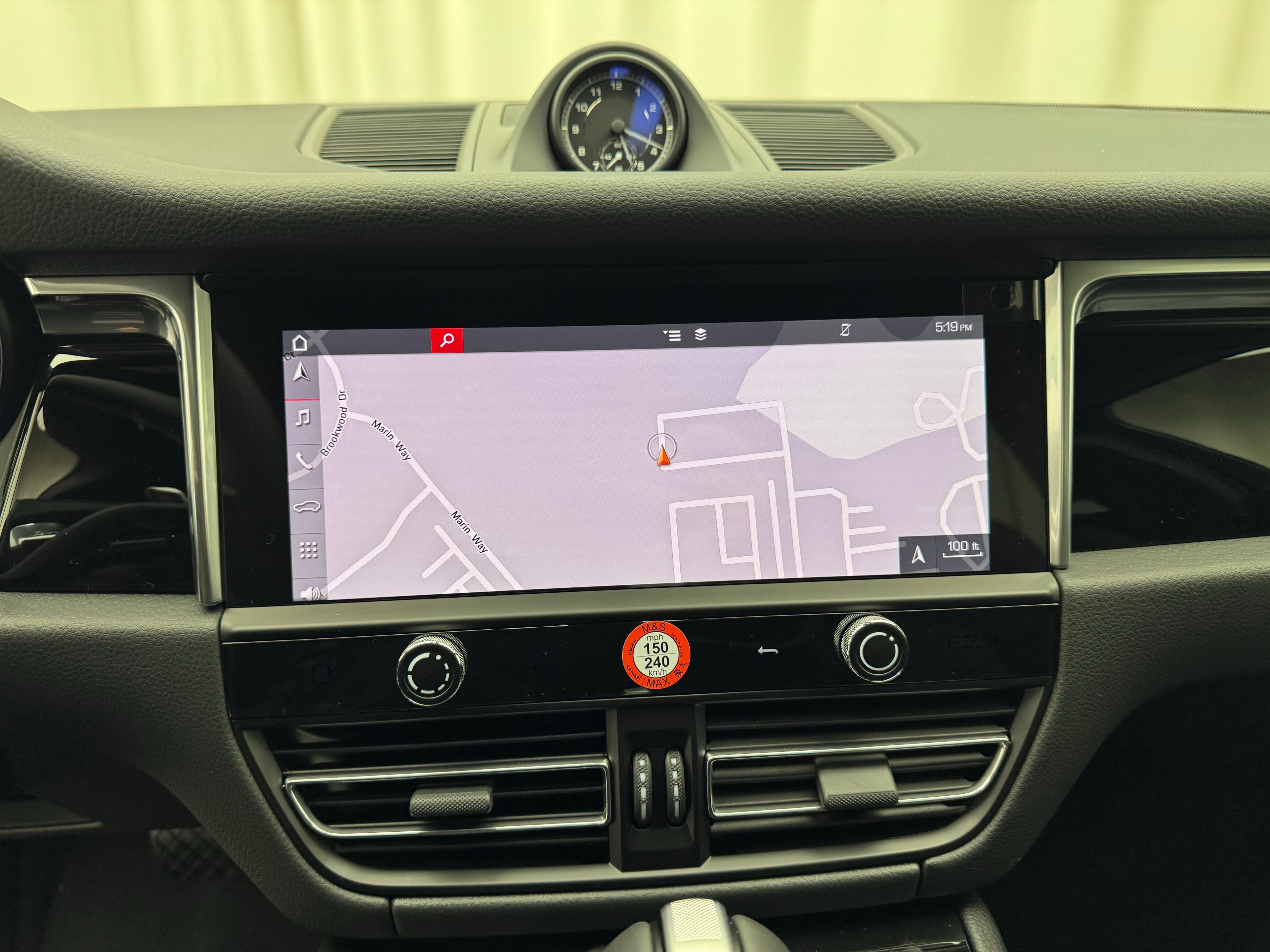 Thumbnail: 2026 Porsche Macan - 31