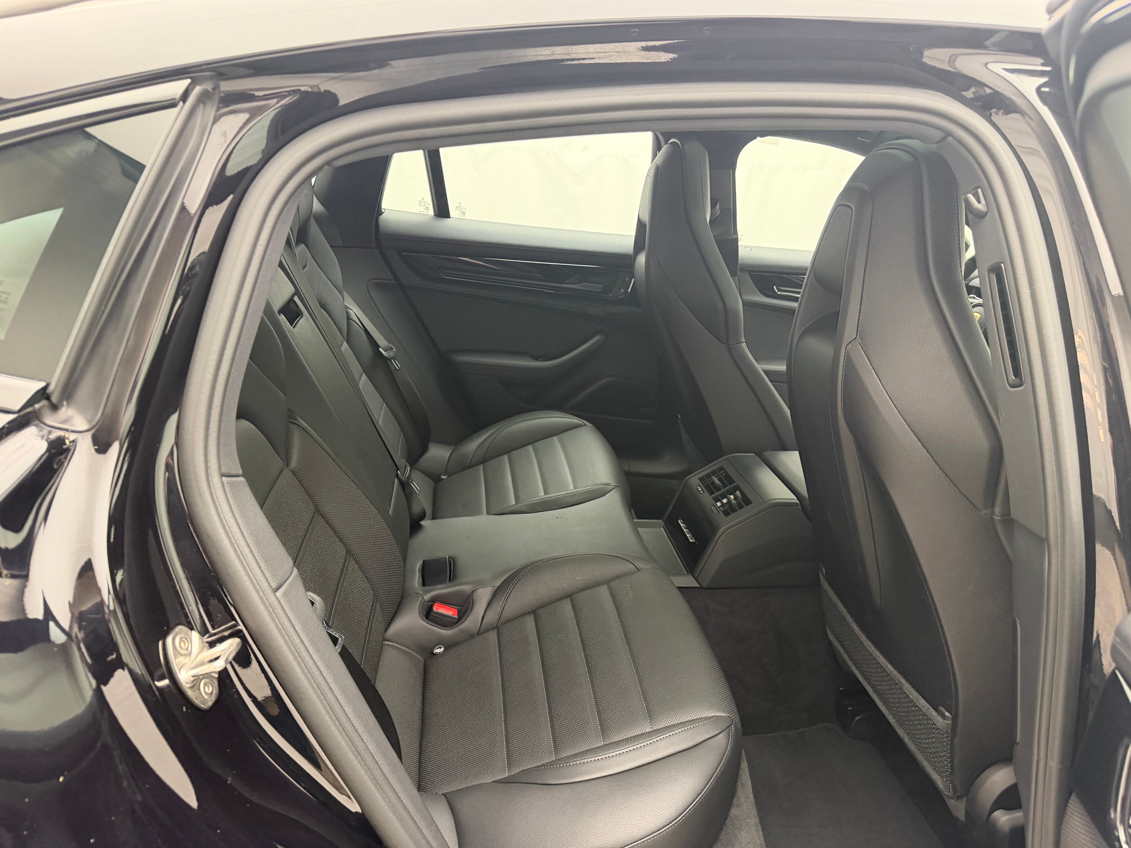 Thumbnail: 2024 Porsche Panamera - 22