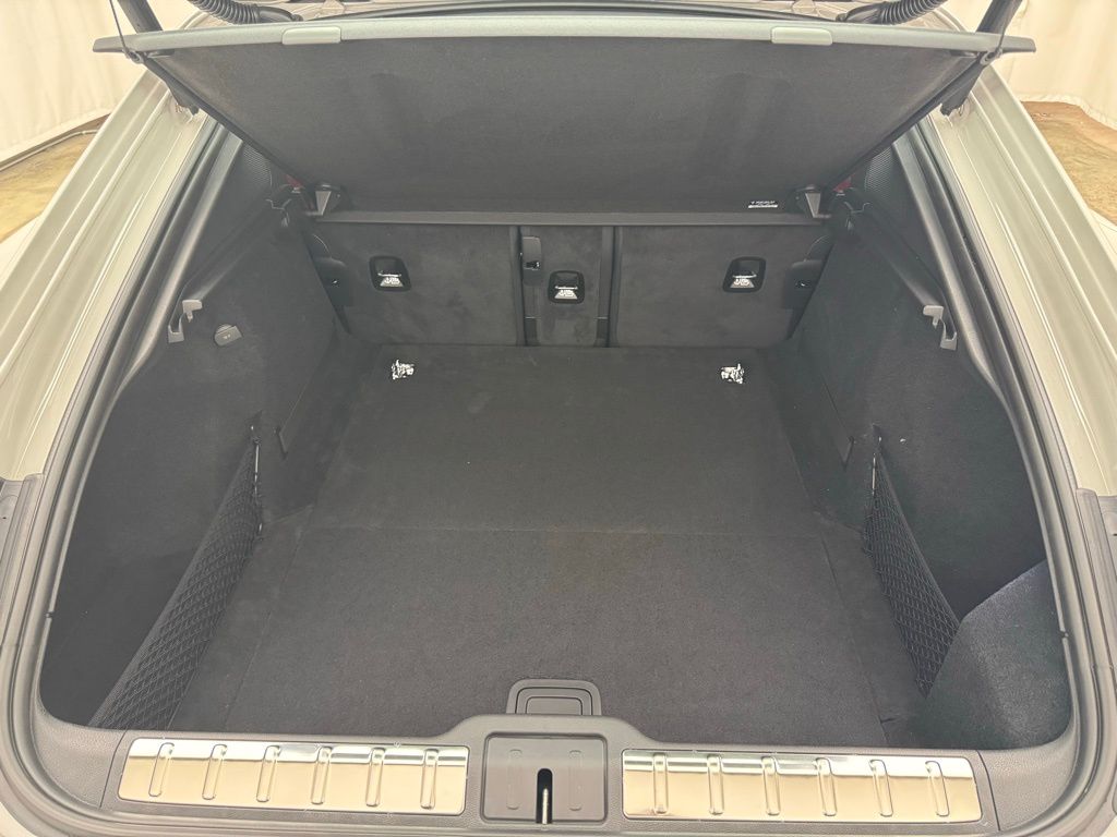 Thumbnail: 2025 Porsche Panamera - 19