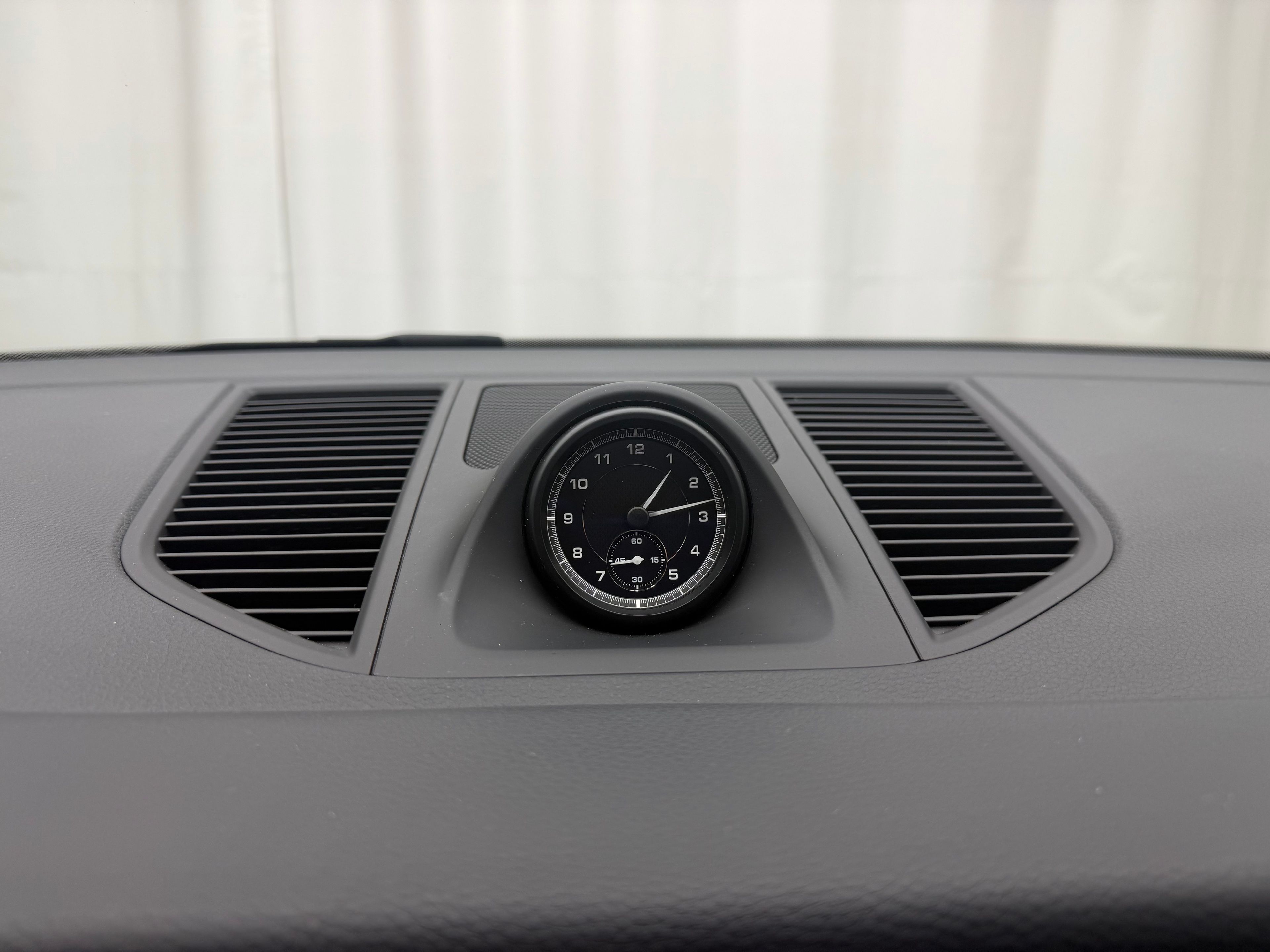 Thumbnail: 2023 Porsche Macan - 31