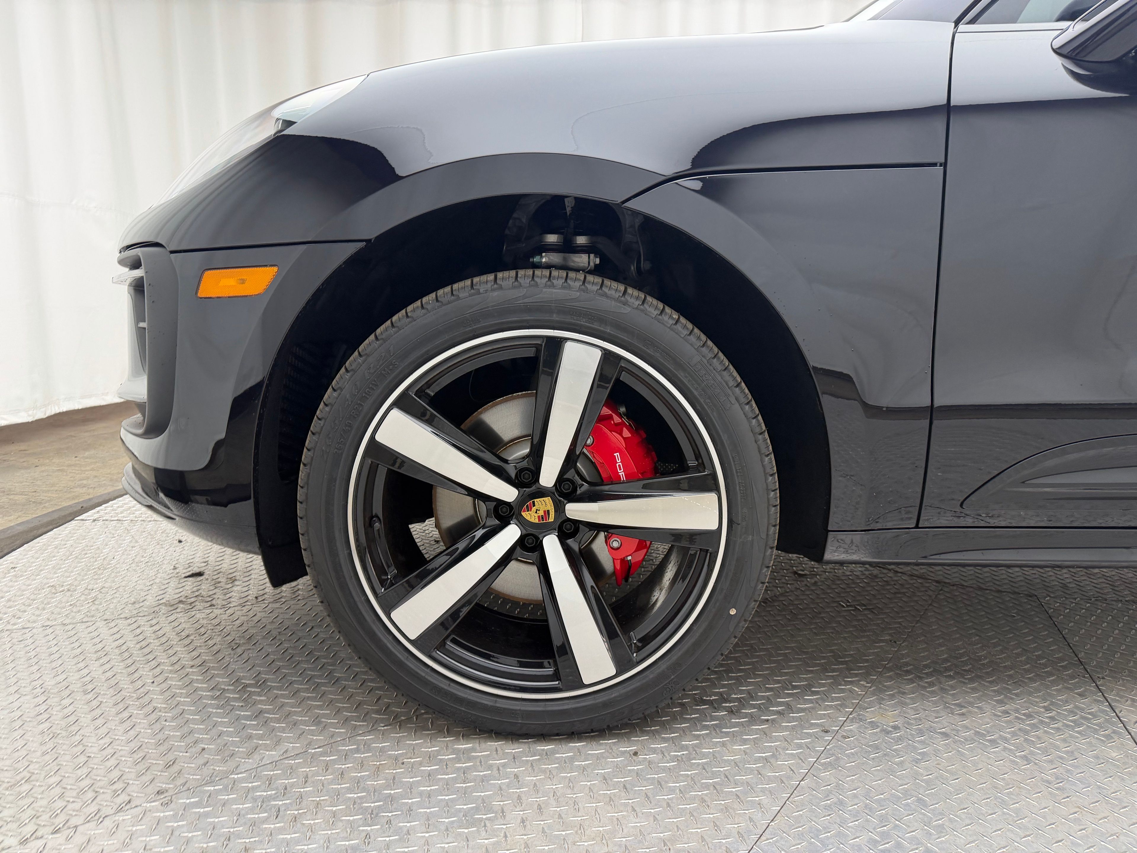 Thumbnail: 2026 Porsche Macan - 7