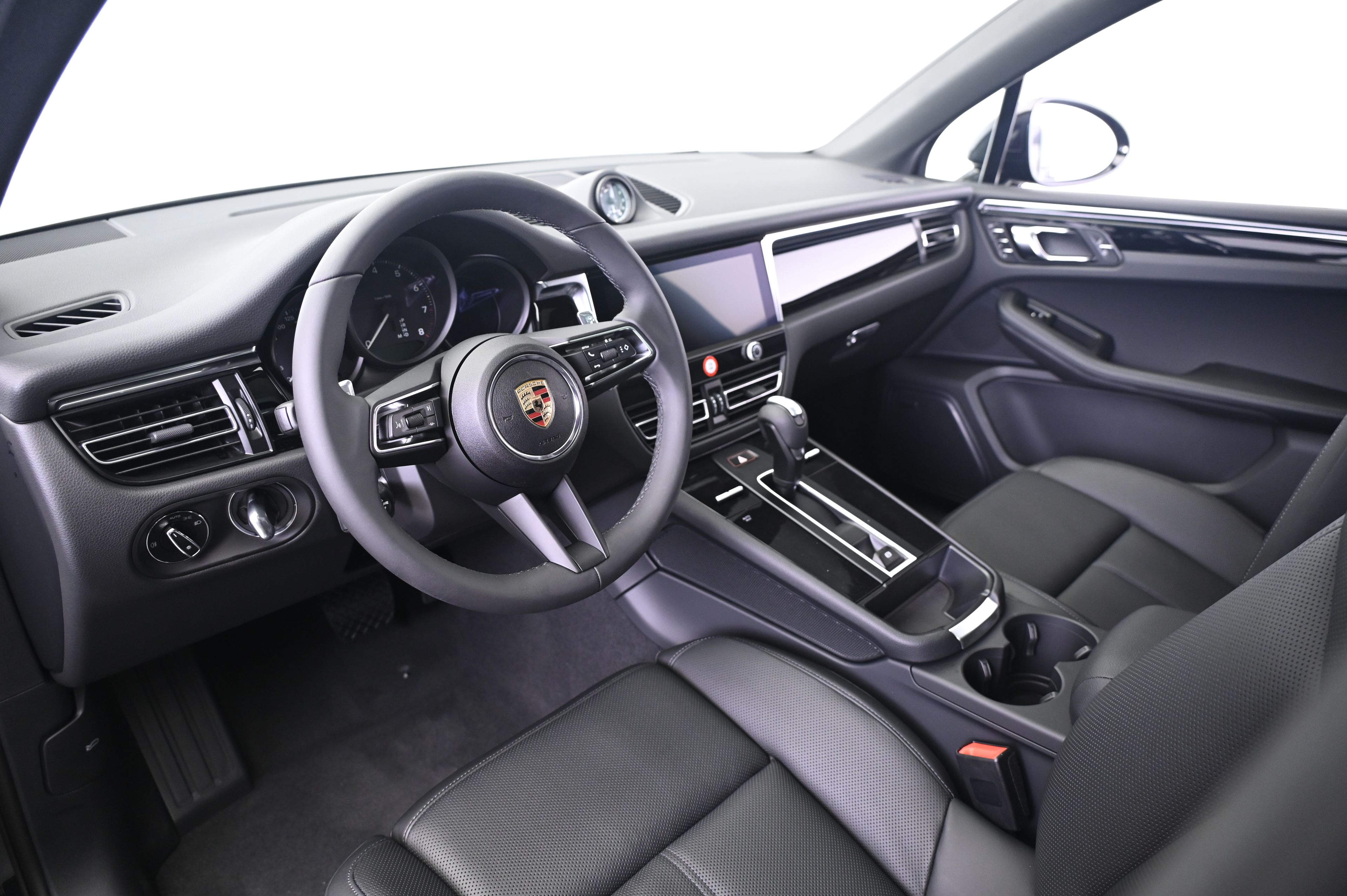 Thumbnail: 2025 Porsche Macan - 4