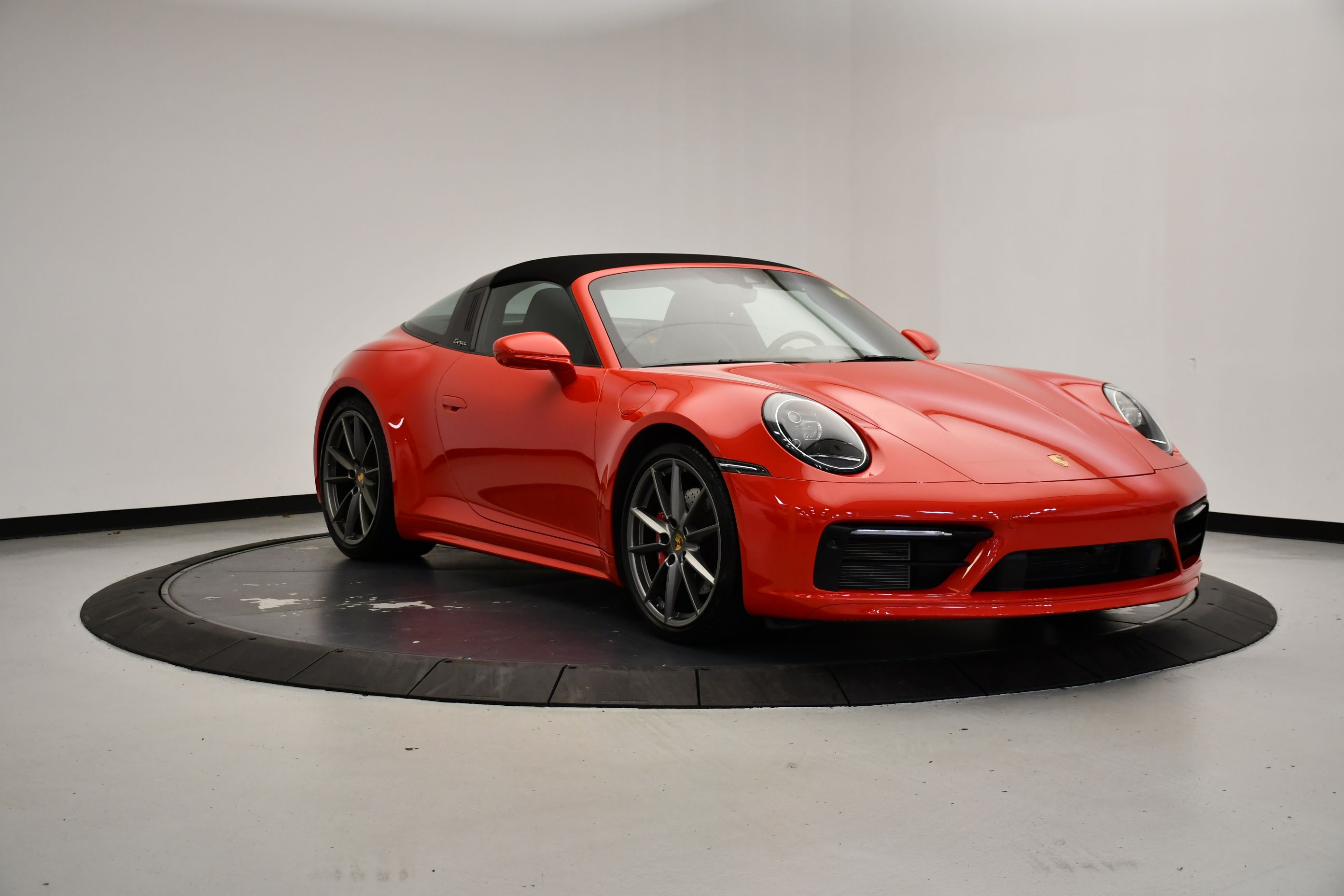 Thumbnail: 2021 Porsche 911 - 9