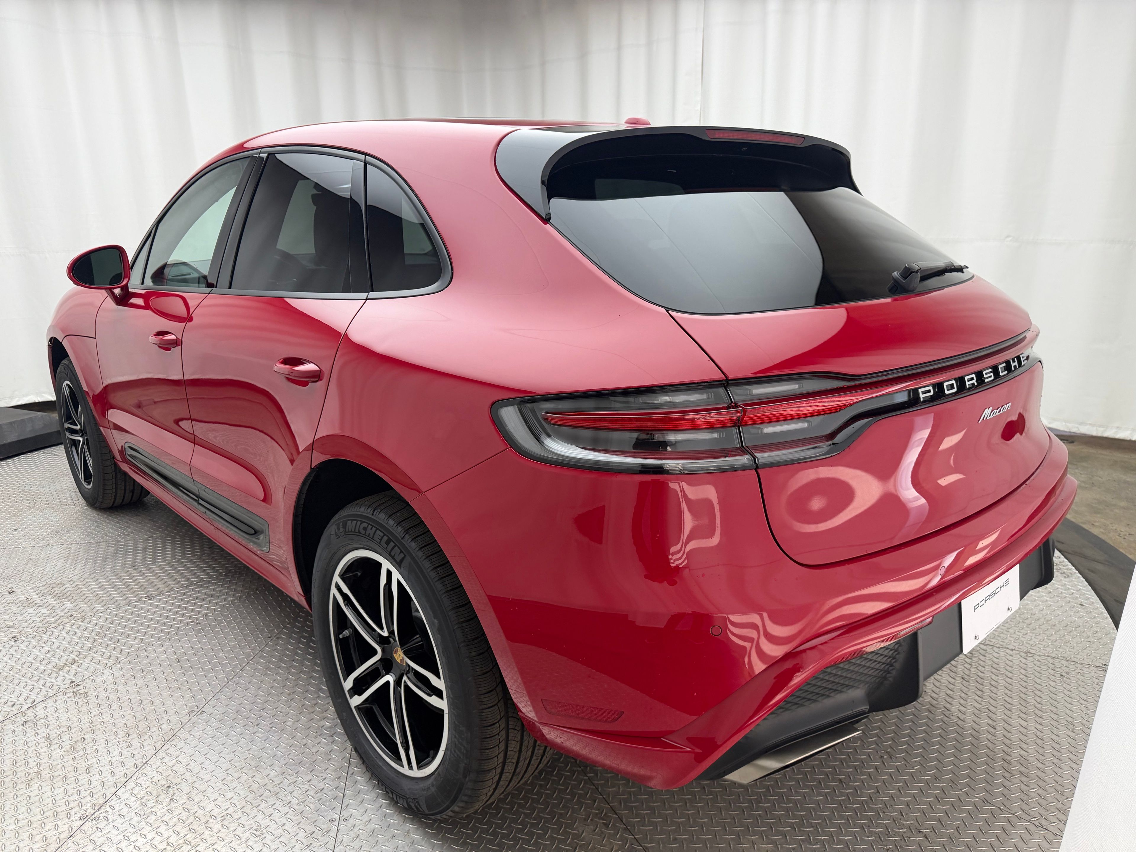 Thumbnail: 2026 Porsche Macan - 3