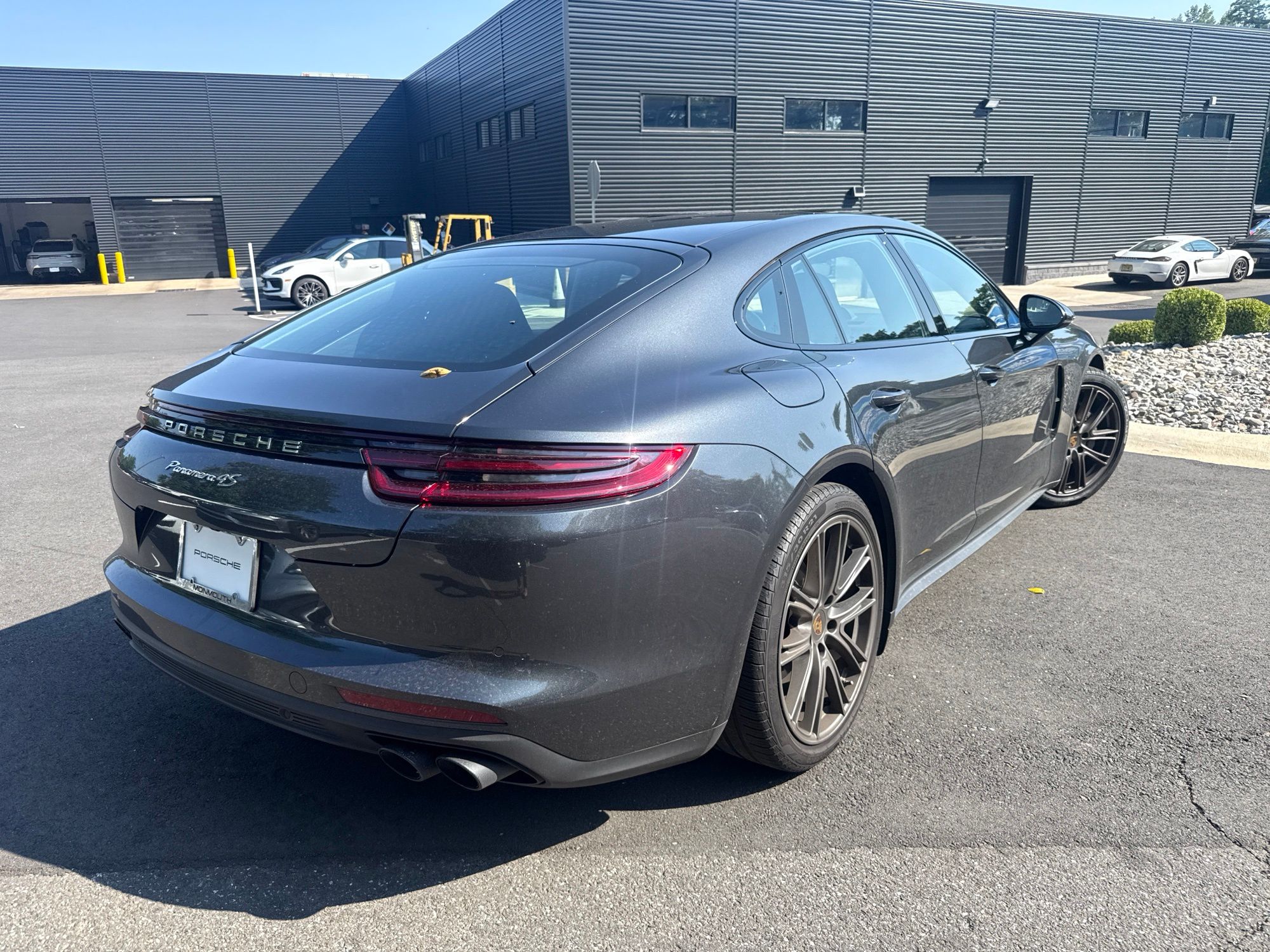 Thumbnail: 2020 Porsche Panamera - 3
